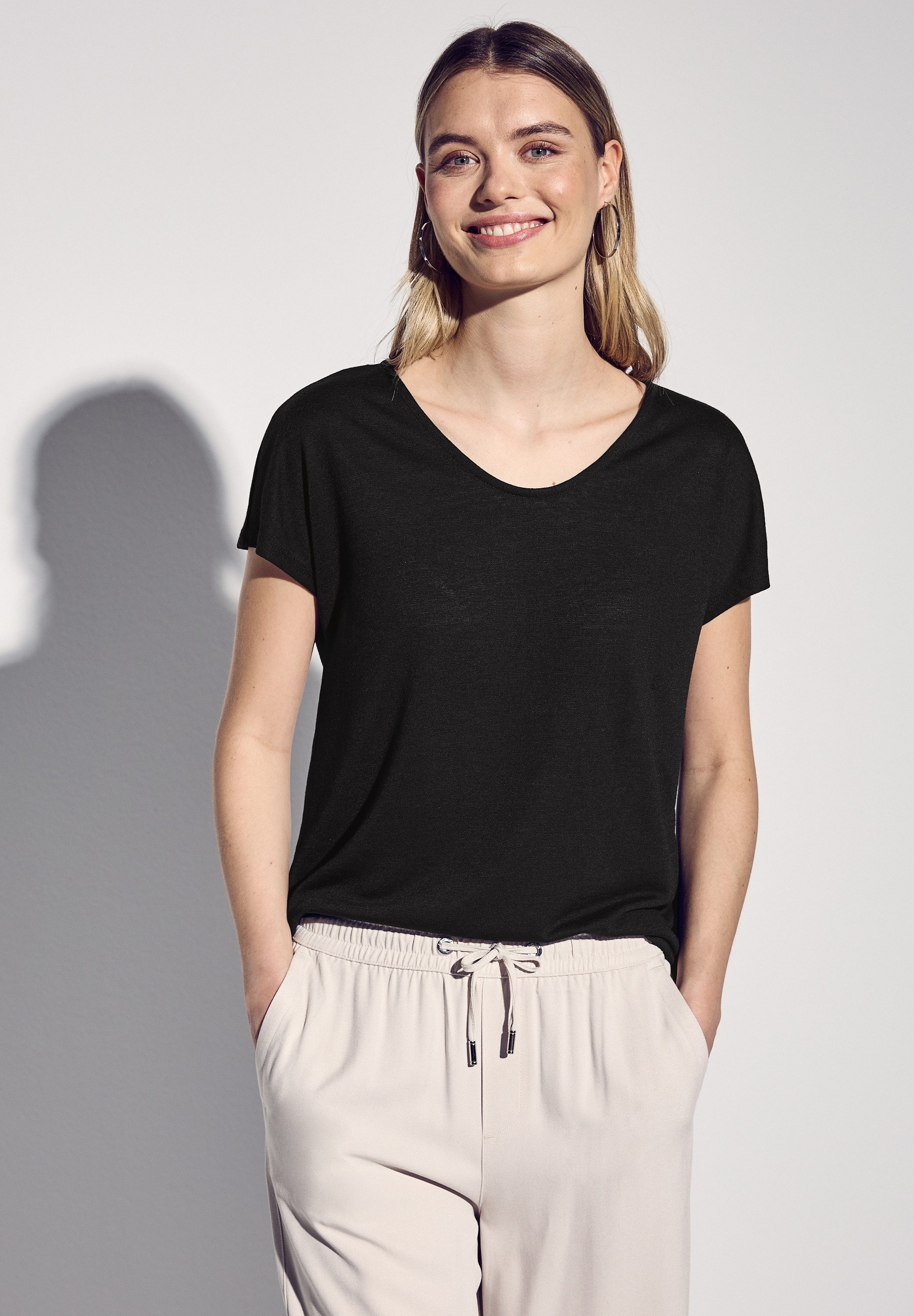 STREET ONE T-Shirt, mit abgerundetem V-Ausschnitt günstig online kaufen
