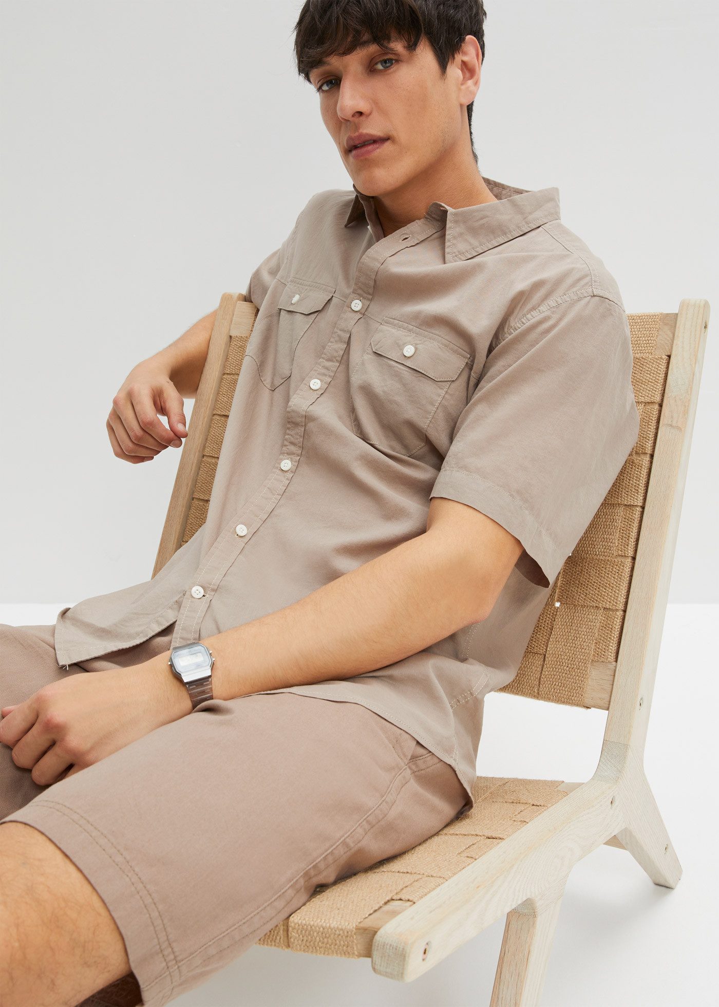 bonprix Kurzarmhemd Regular Fit, aus Baumwolle, mit Brusttaschen, Kentkragen