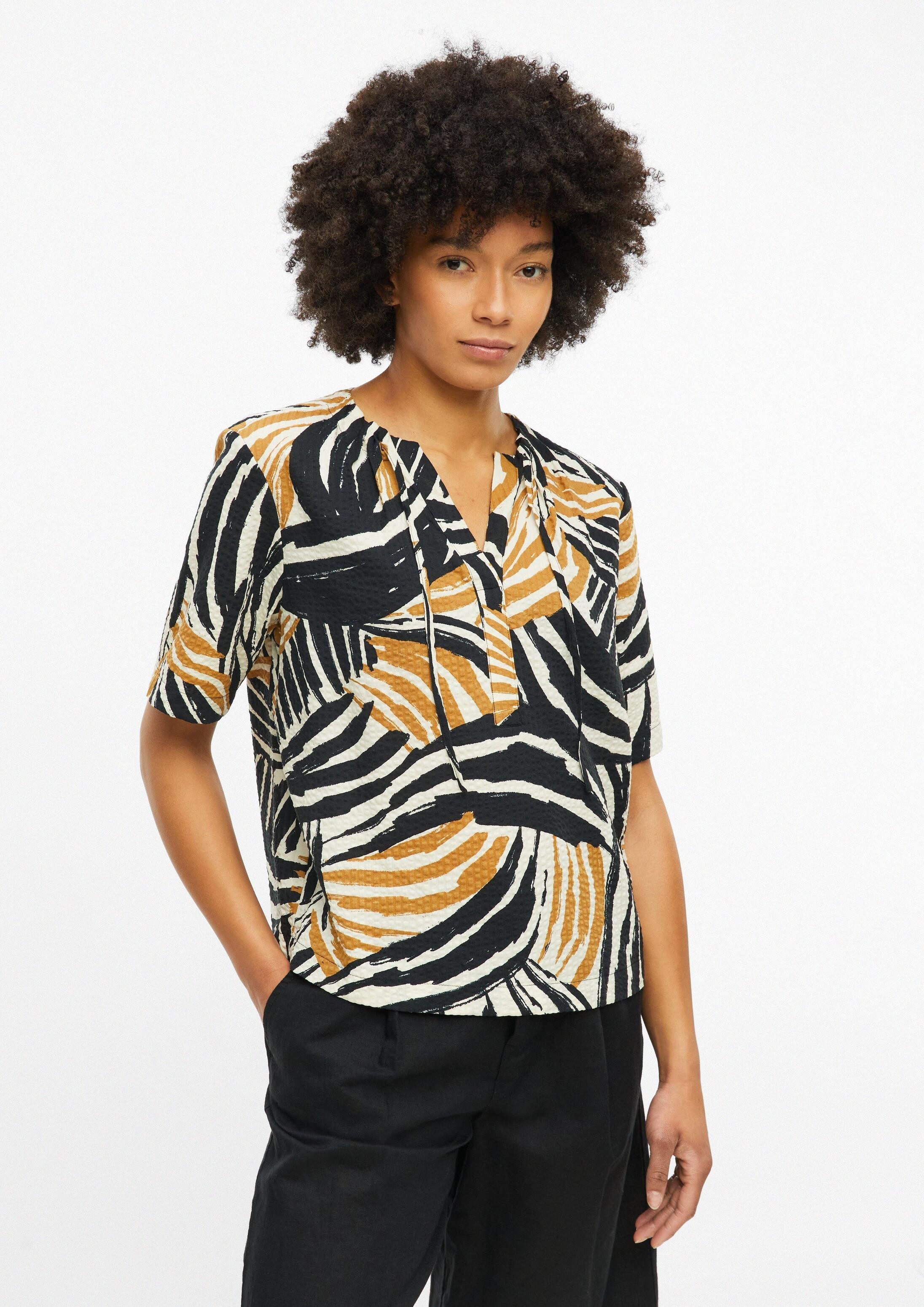 s.Oliver Kurzarmbluse Bluse Strukturierte Viskosemix-Bluse mit Raffung