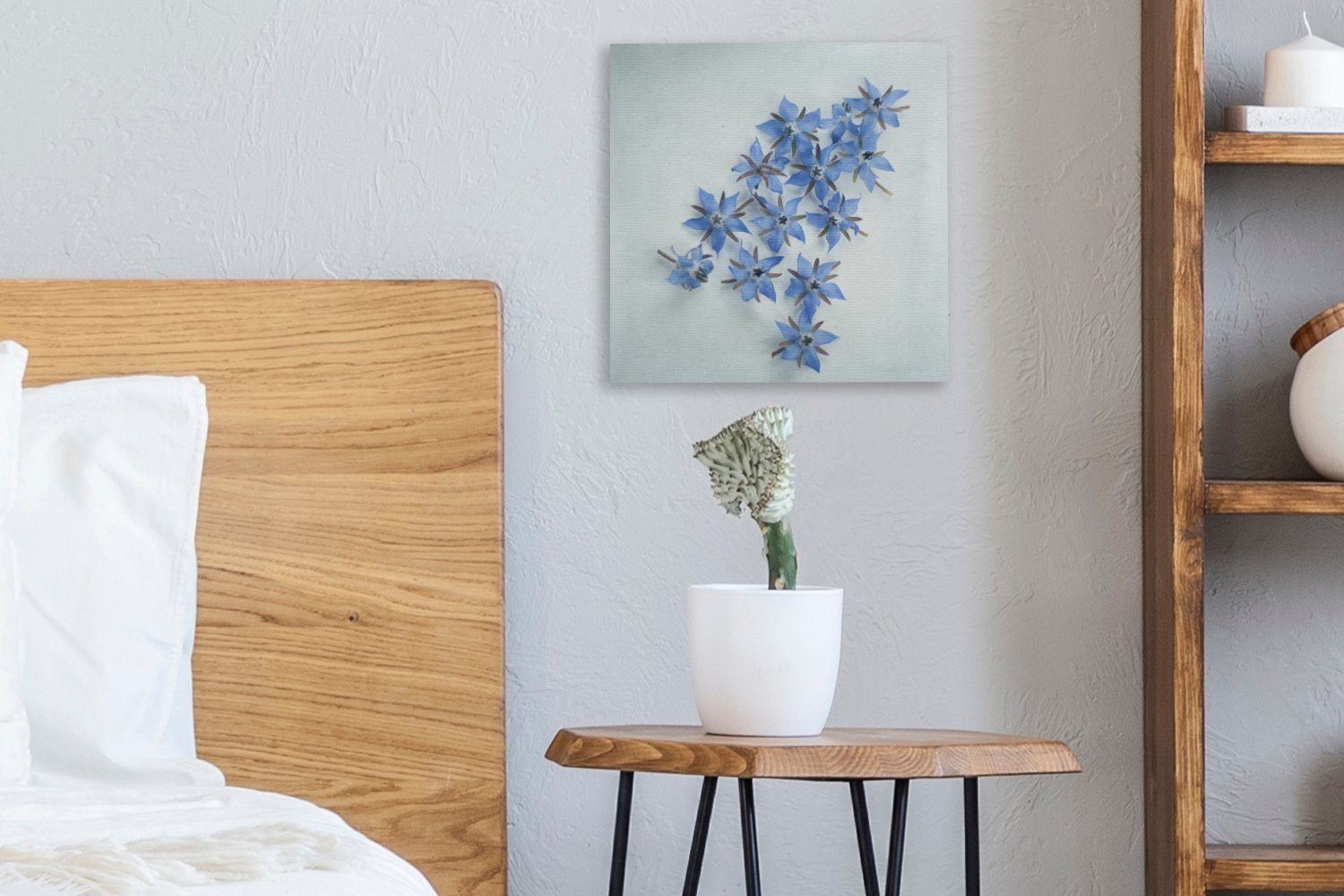 OneMillionCanvasses® Leinwandbild Schlafzimmer Wohnzimmer für Borretschblüten Blaue Hintergrund, (1 Bilder auf Leinwand St), hellblauem