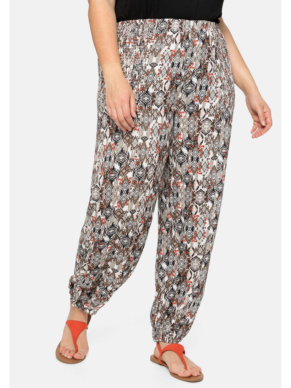 Sheego Schlupfhose Große Größen mit seitlichen Smok-Einsätzen am Bund