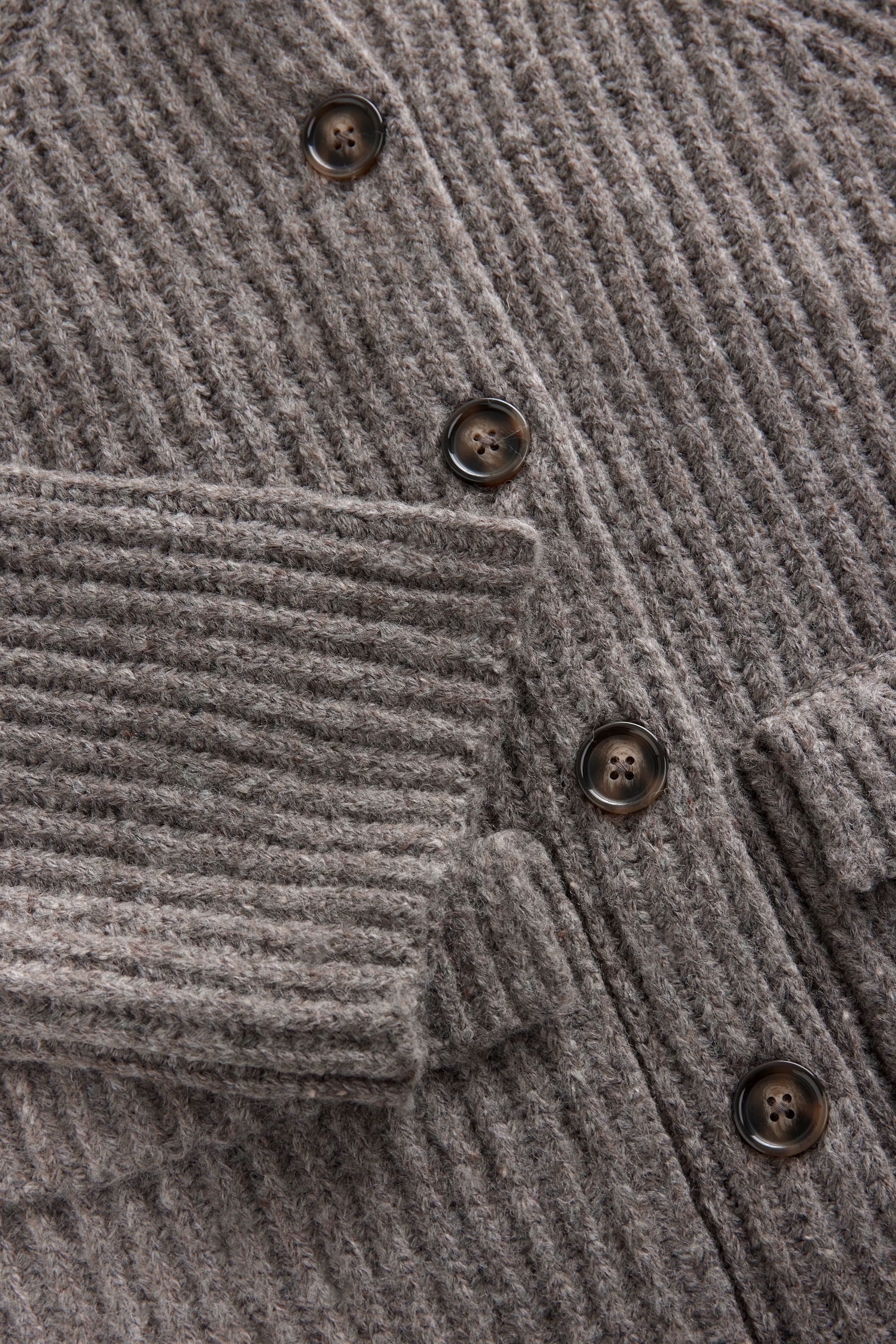 Next Strickjacke Strickjacke mit Rippstrickmuster und Knopfleiste (1-tlg)