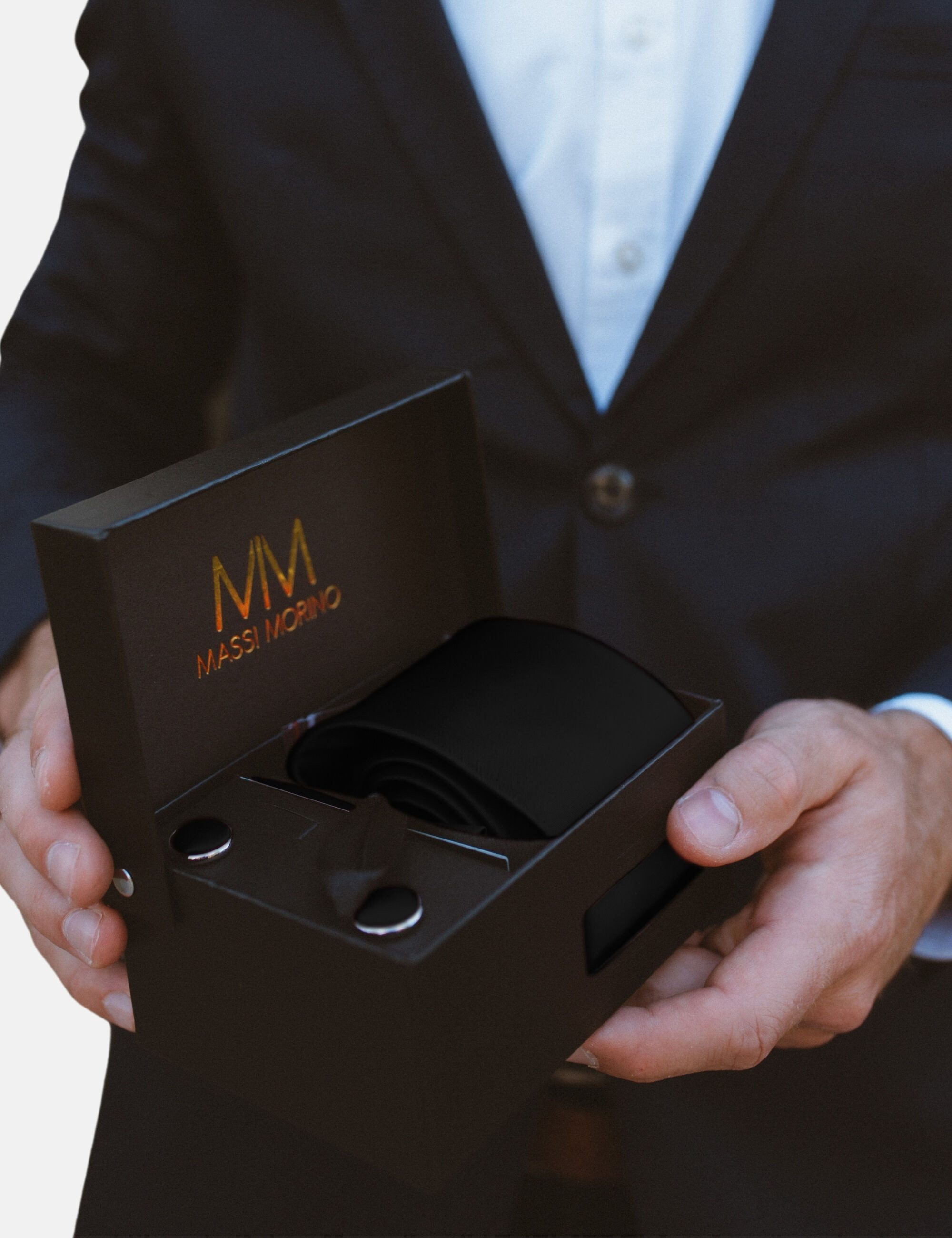 Massi Morino Krawatte (1-St) mit Einstecktuch, Manschettenknöpfen und Krawa günstig online kaufen