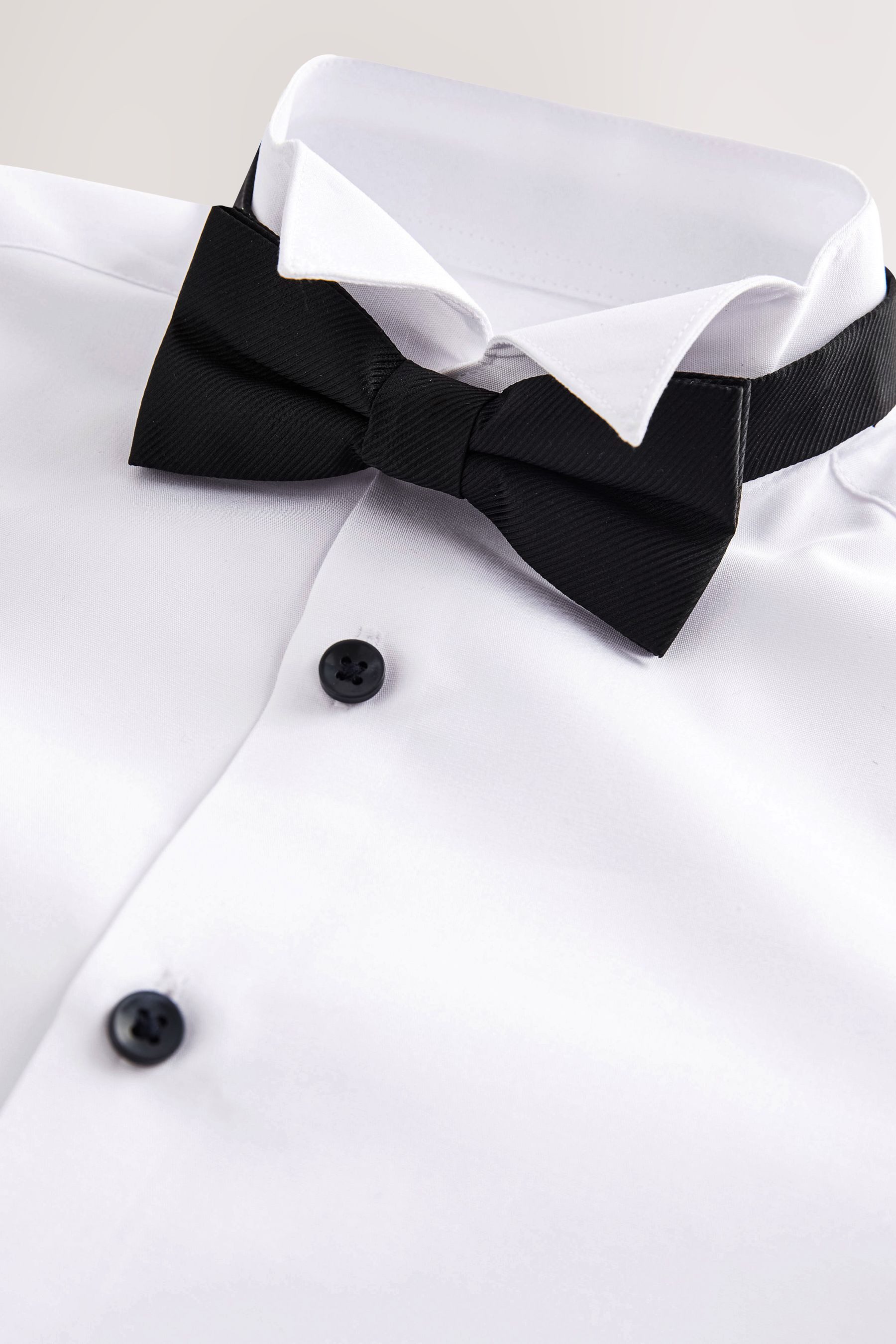 Next Langarmhemd Langärmeliges Anzughemd mit Fliege (2-tlg)