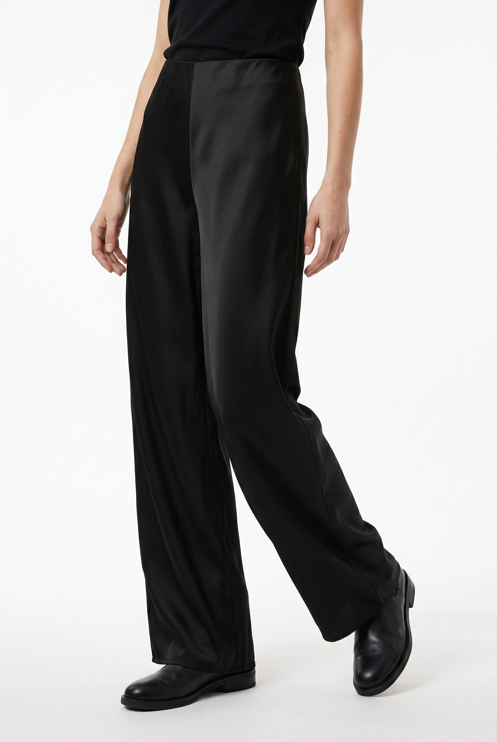 Y.A.S Anzughose YASPELLA HW WIDE PANTS S. NOOS mit Stretch, glänzend