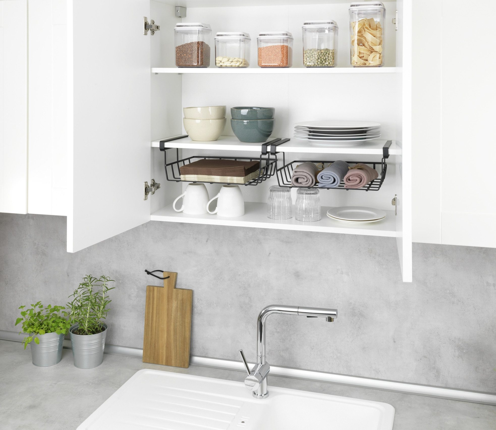 WENKO Einhängekorb Modell Klea Schwarz, offener Drahtkorb aus Metall für Re günstig online kaufen