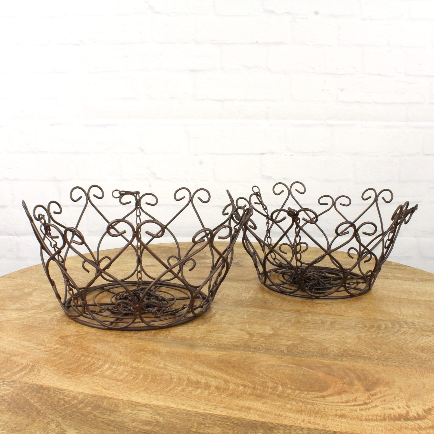Macosa Home Hängekorb 2er Set Braun rund 28 cm & 25 cm Metall-Korb Landhausstil (Küche Obstampel Metallhängekorb), Dekokörbe Küchenampel hängend Blumenampel