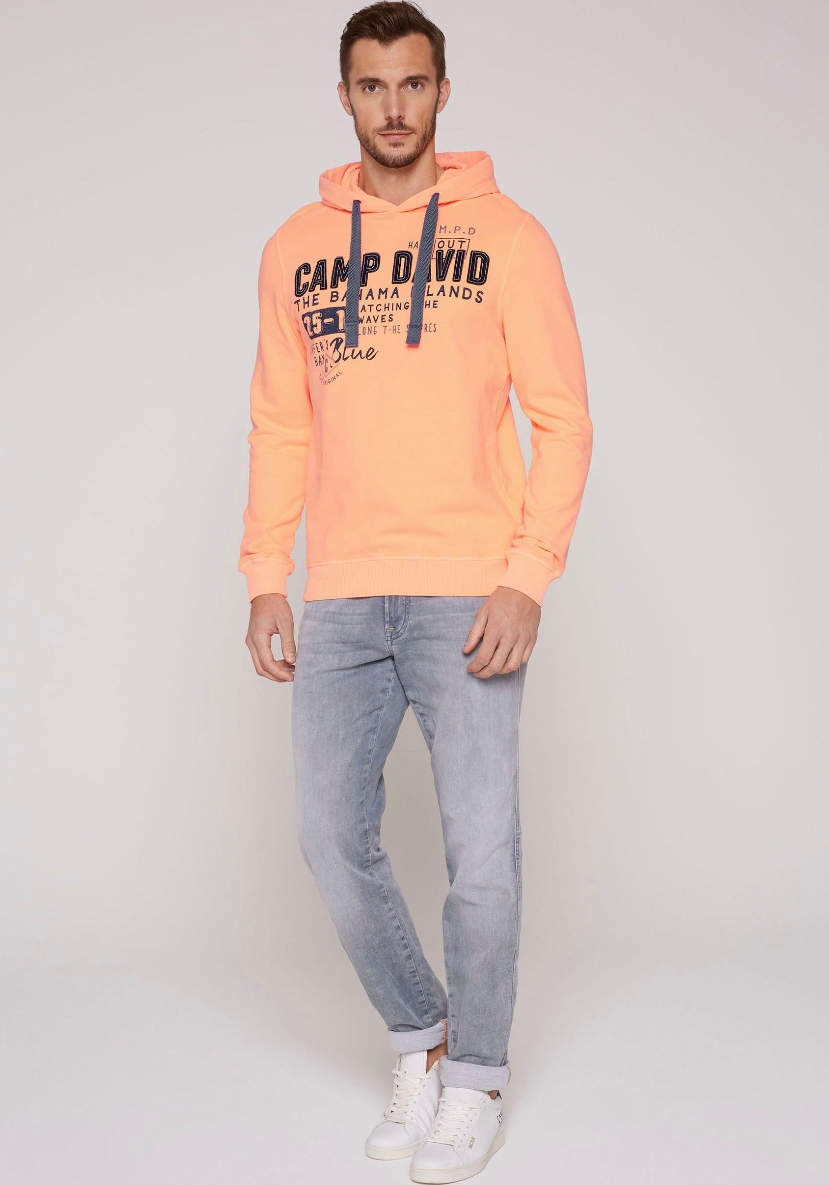Schriftzügen mit Kapuzensweatshirt CAMP sunset neon DAVID
