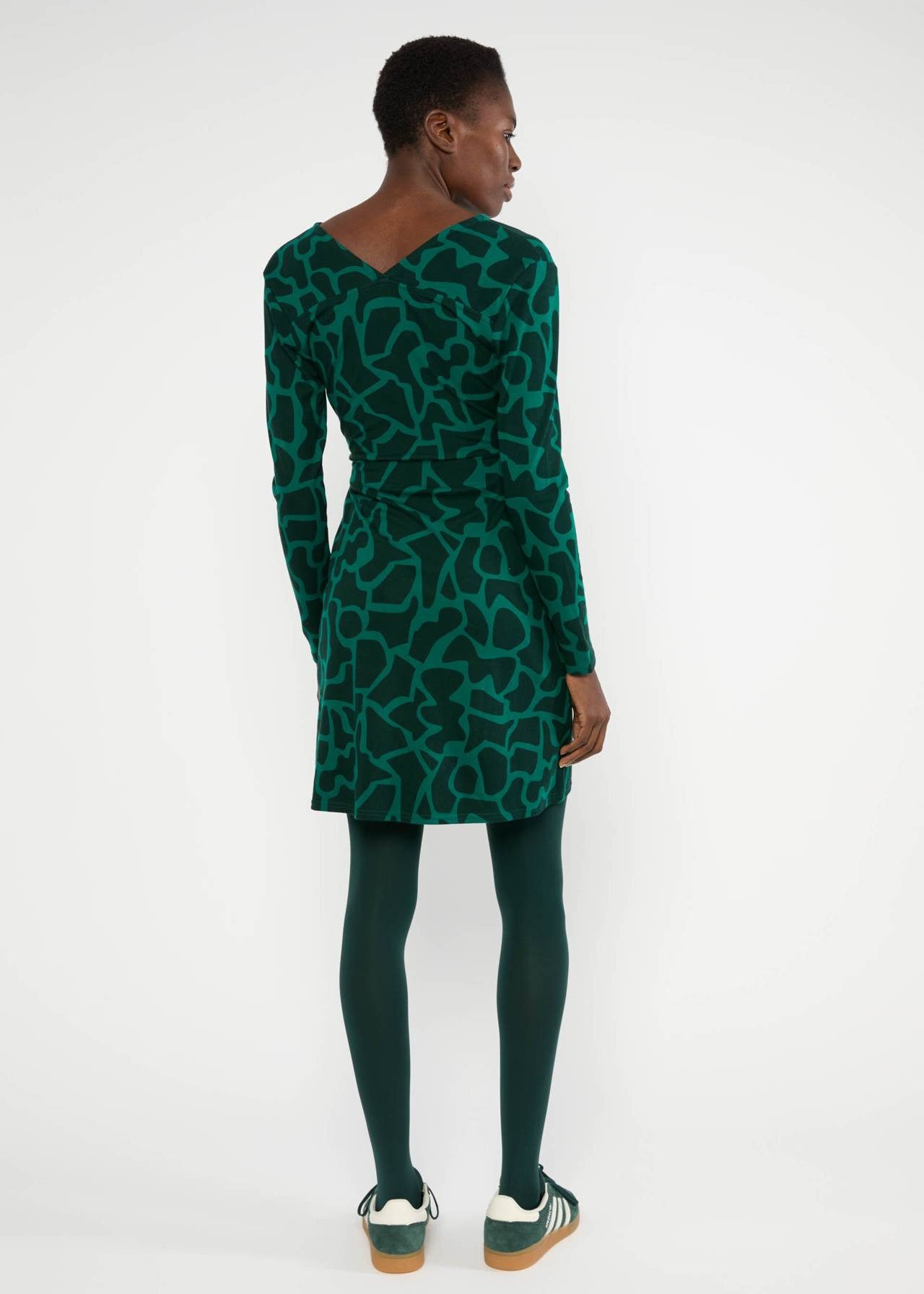 Blutsgeschwister Midikleid – Casual Grace – Jerseykleid mit V-Ausschnitt Ausschnitt in Wickeloptik, Seitlich angesetzter Bindegürtel
