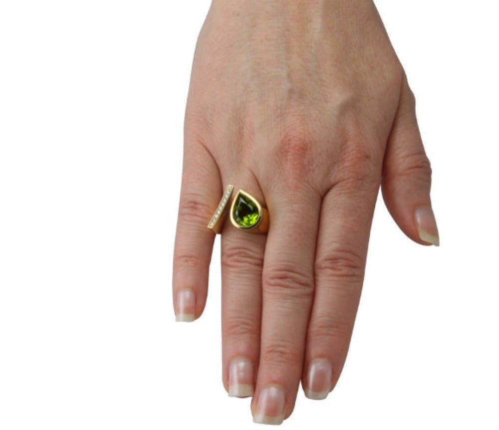 hochwertige Ring "Drop" Goldring Deutschland (Gelbgold aus mit Diamanten 750), Goldschmiedearbeit DESIGNSCHMUCK SKIELKA Peridot