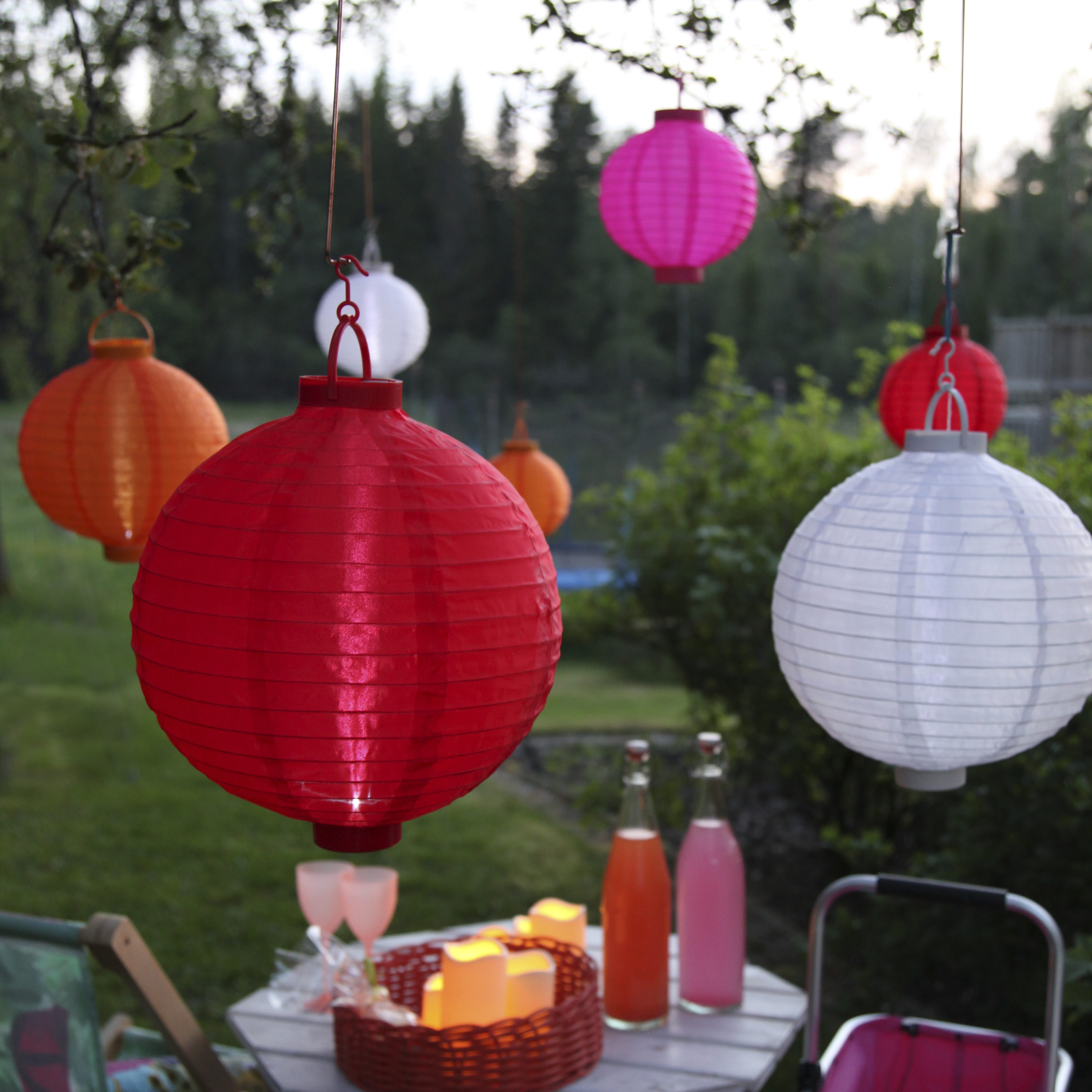 STAR TRADING LED Solarleuchte Solar-Papierlaterne Festival, Tageslichtsensor, LED fest integriert, Kaltweiß, Solar mit integriertem Panel, Dämmerungssensor