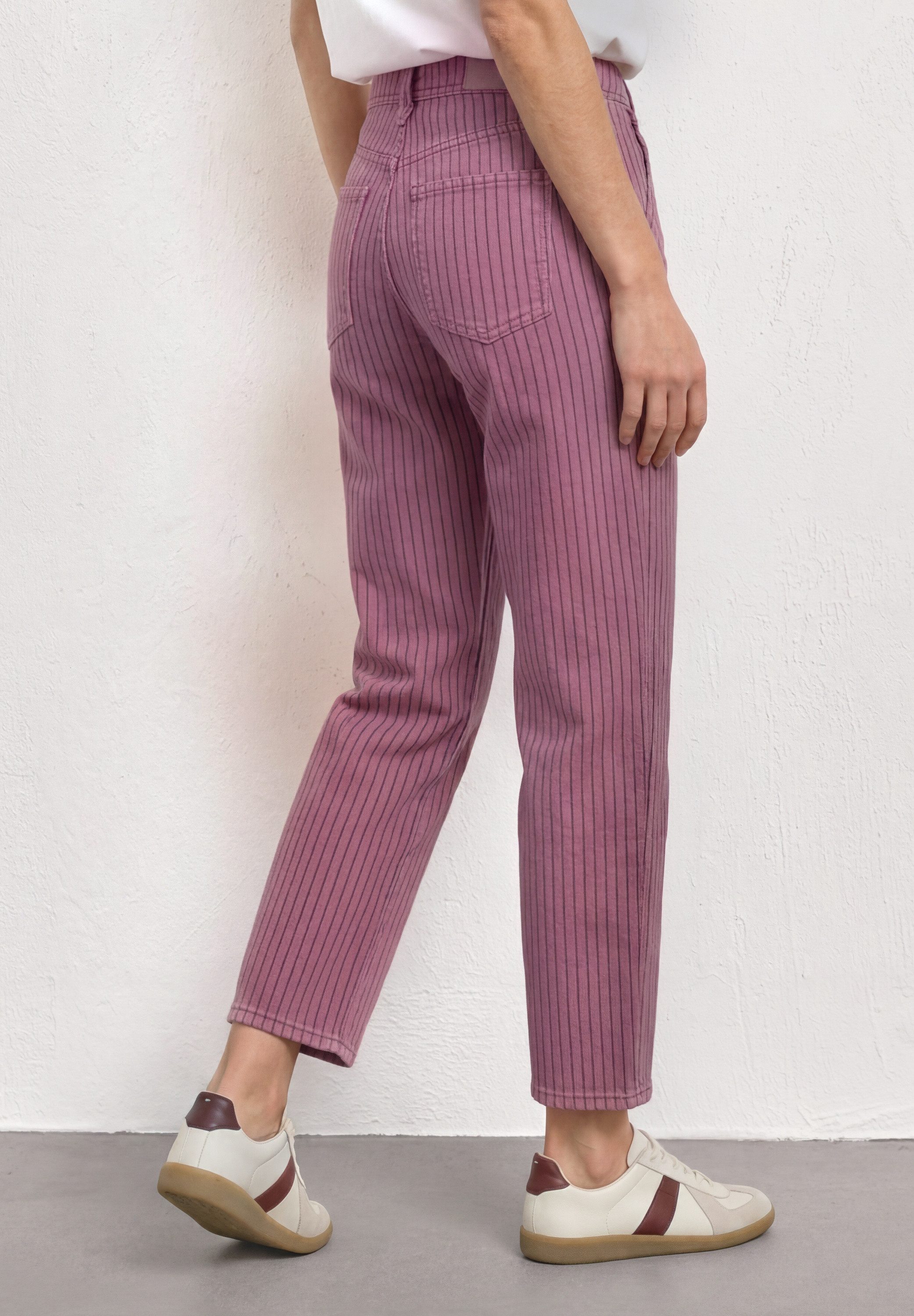 STREET ONE Straight-Jeans Style Amalia mit Streifen und Stretch