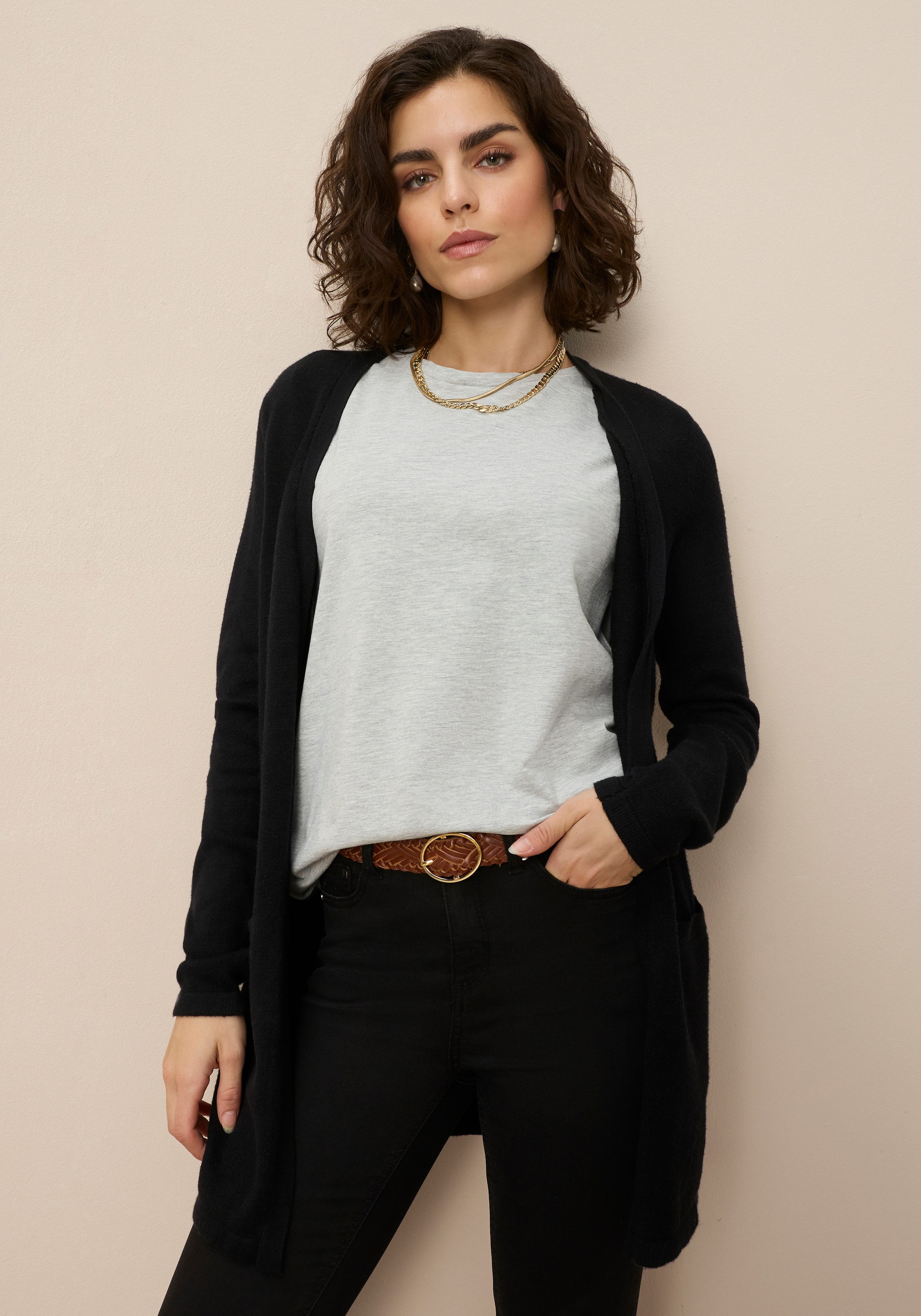 Tamaris Strickjacke mit Taschen. € 45,99, (€ 45,99 pro 1 Stk).