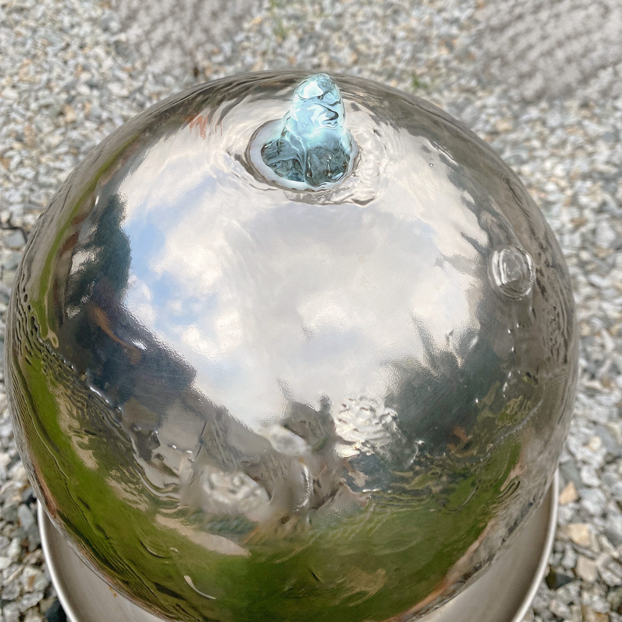 Köhko Gartenbrunnen Kugelbrunnen Ø25cm mit LED auf zylindrischen Edelstahl Eimer H30cm – Bild 5 von 5