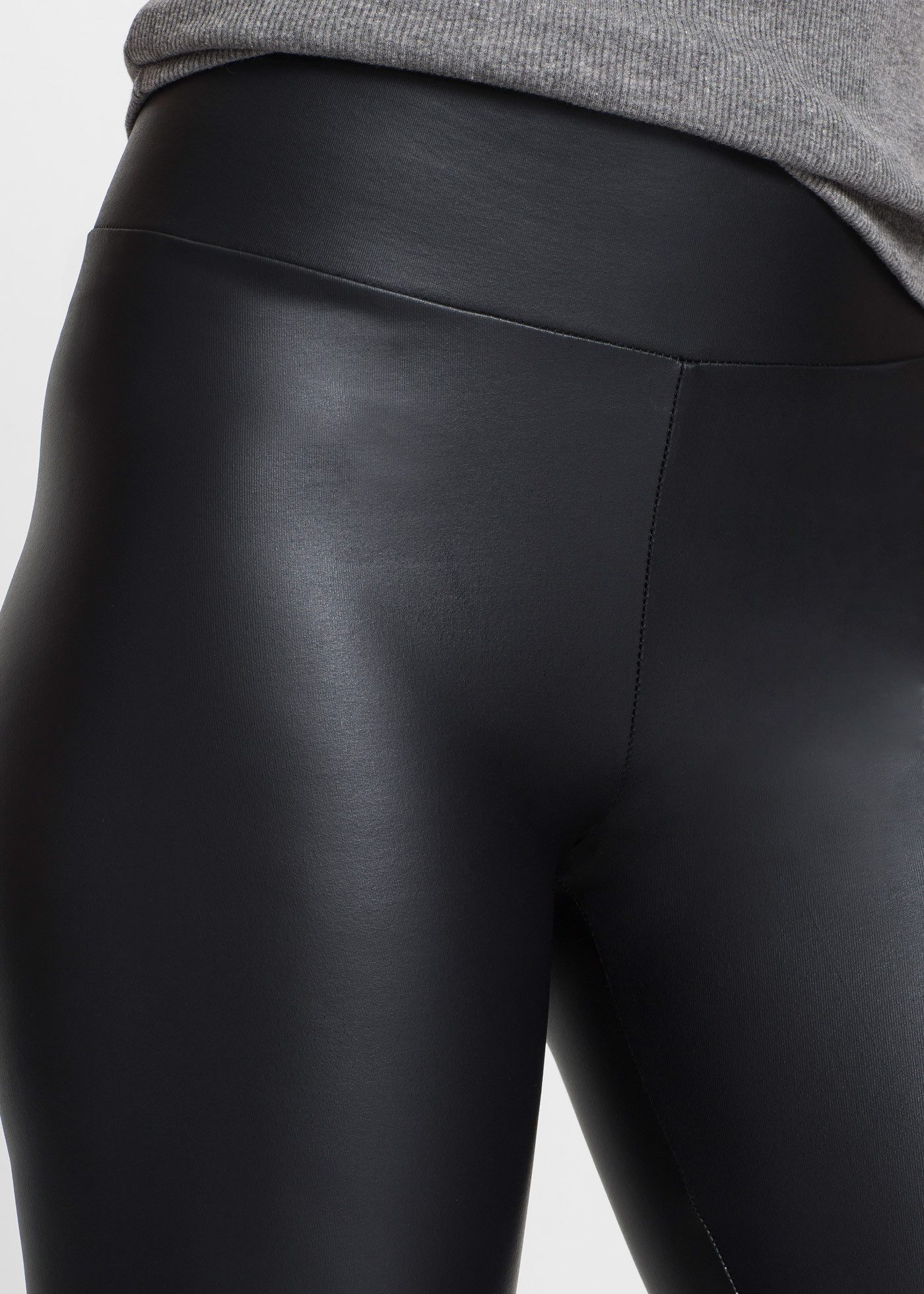 bonprix Lederimitathose aus beschichtetem elastischem Lederimitat, Skinny Fit, Kurzgröße