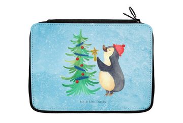 Mr. & Mrs. Panda Federmäppchen Pinguin Weihnachtsbaum - Eisblau - Geschenk, Winter, Nikolaus, Advent, (1-tlg), Must-have Accessoire