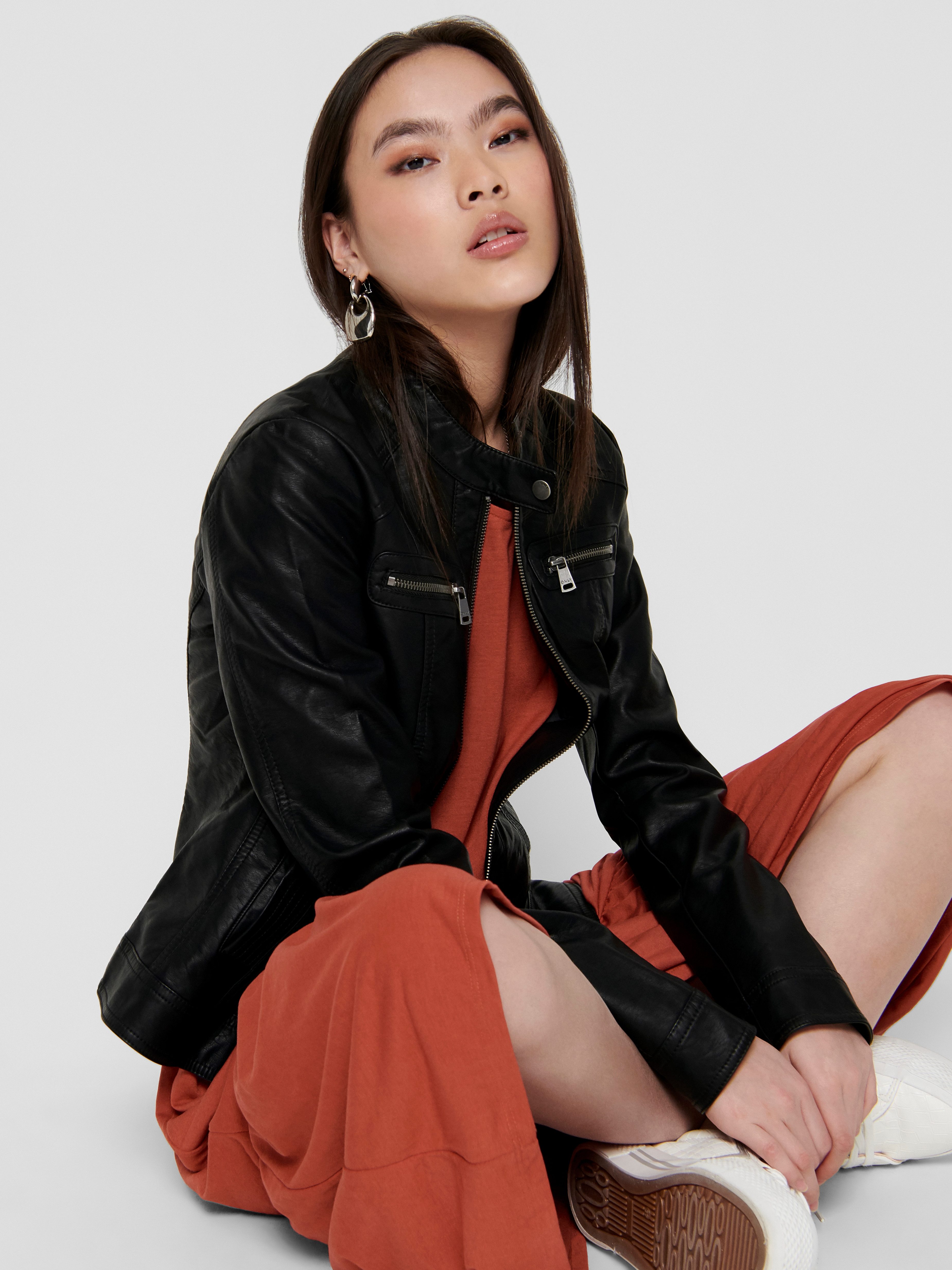 ONLY Lederimitatjacke ONLBANDIT – Bikerjacke mit figurbetonter Form und Reißverschlüssen Lederimitat