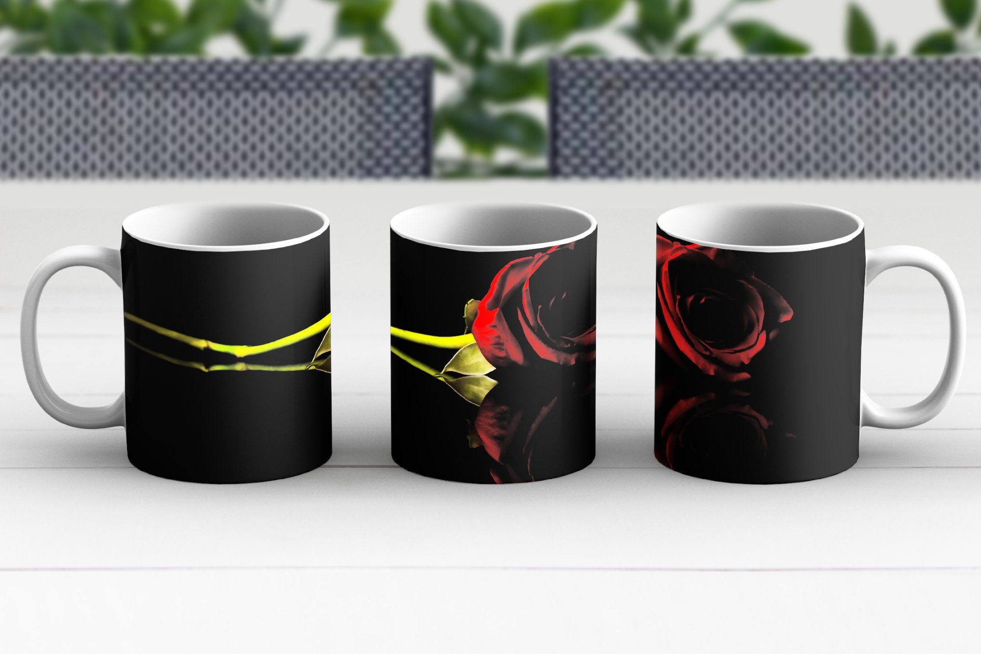 - Schwarz Teetasse, - Keramik, Geschenk Tasse Becher, Teetasse, Rosen Rot, MuchoWow Kaffeetassen,