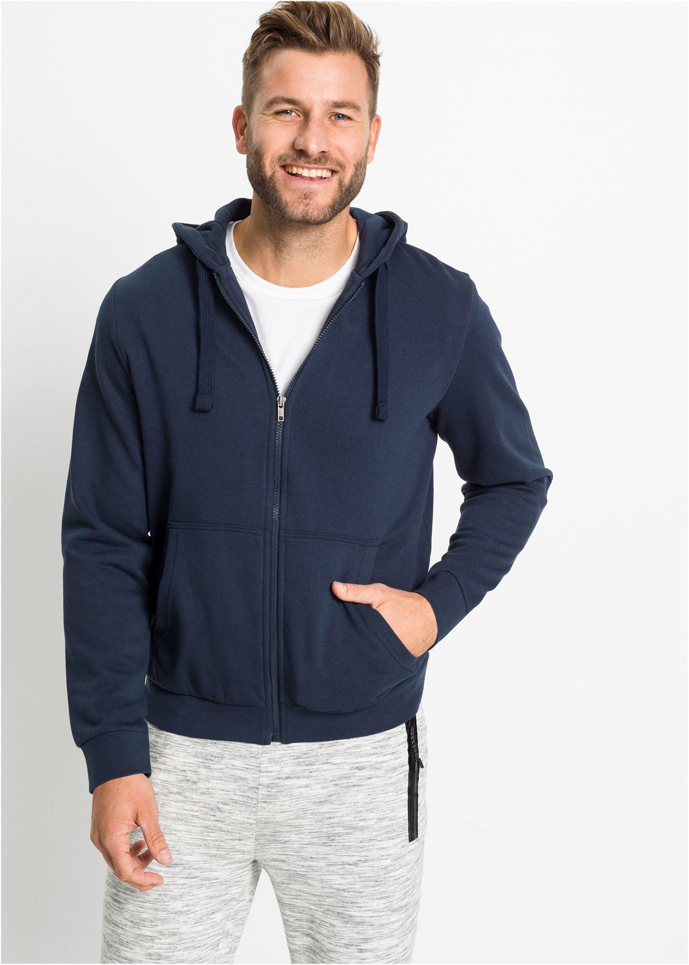 bonprix Kapuzensweatjacke mit Kapuze, mit Reißverschluss, mit Kängurutaschen, Regular Fit