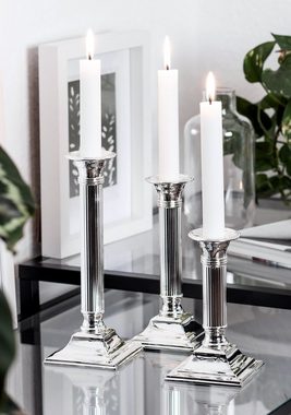 EDZARD Kerzenleuchter Lincoln, Kerzenleuchter mit Silber-Optik, kannelierter Kerzenständer für Stabkerzen, versilbert und anlaufgeschützt, Höhe 23 cm