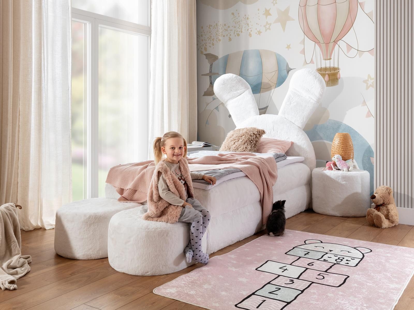 Compleo Kinderbett BUNNY Hasenbett, Designer Einzelbett mit Bettkasten (Kinderbett mit Taschenfederkernmatratze und Topper), optional mit Nachttisch und 2x Pouf, MADE IN EU