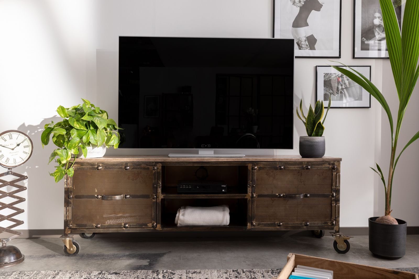 Massivmoebel24 TV-Board HEAVY INDUSTRY (Massivholz), TV-Board Mango 170x40x60 braun lackeirt HEAVY INDUSTRY #233
