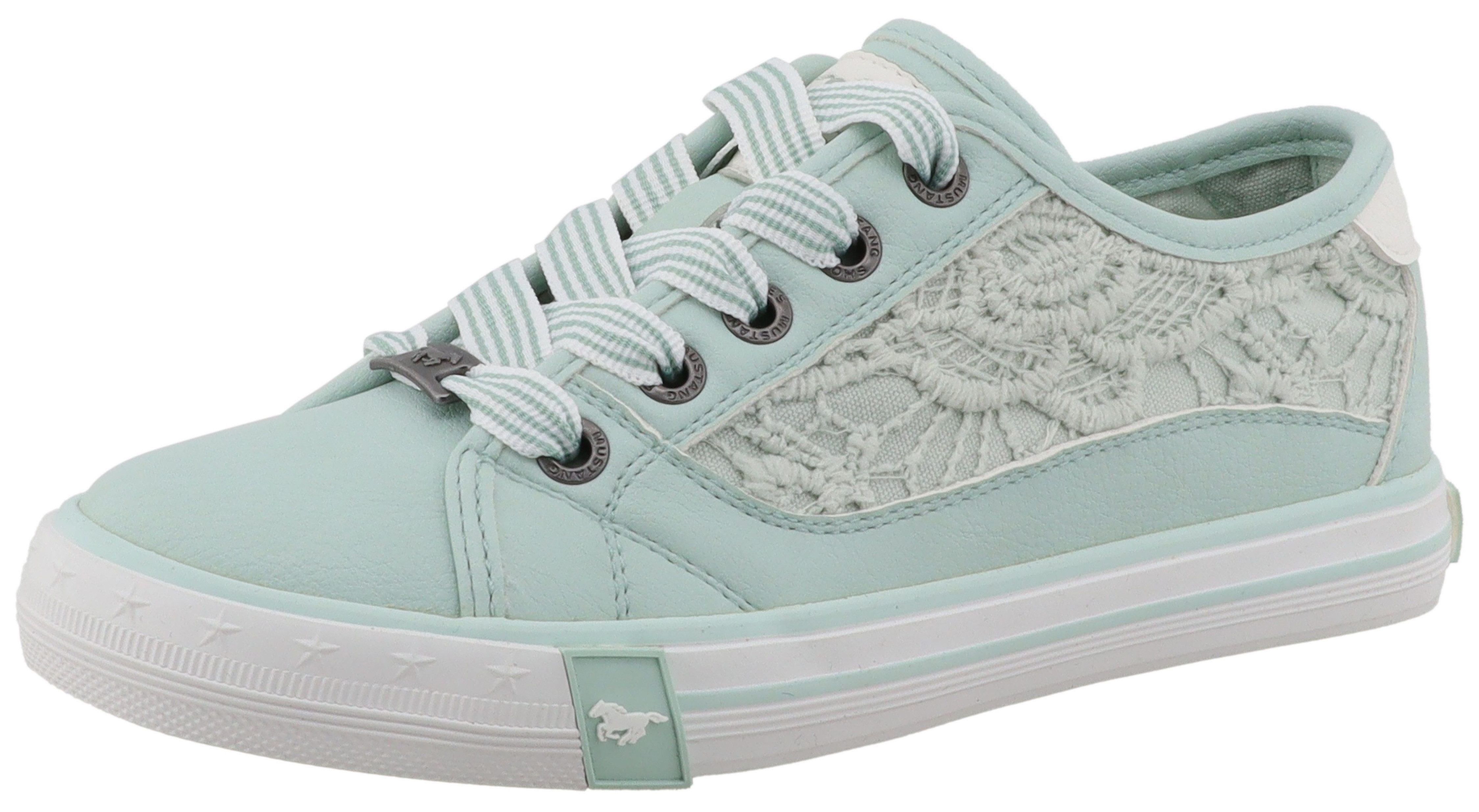 Mustang Shoes Gaspare Sneaker Freizeitschuh, Schnürschuh, Halbschuh mit Blüten-Stickerei
