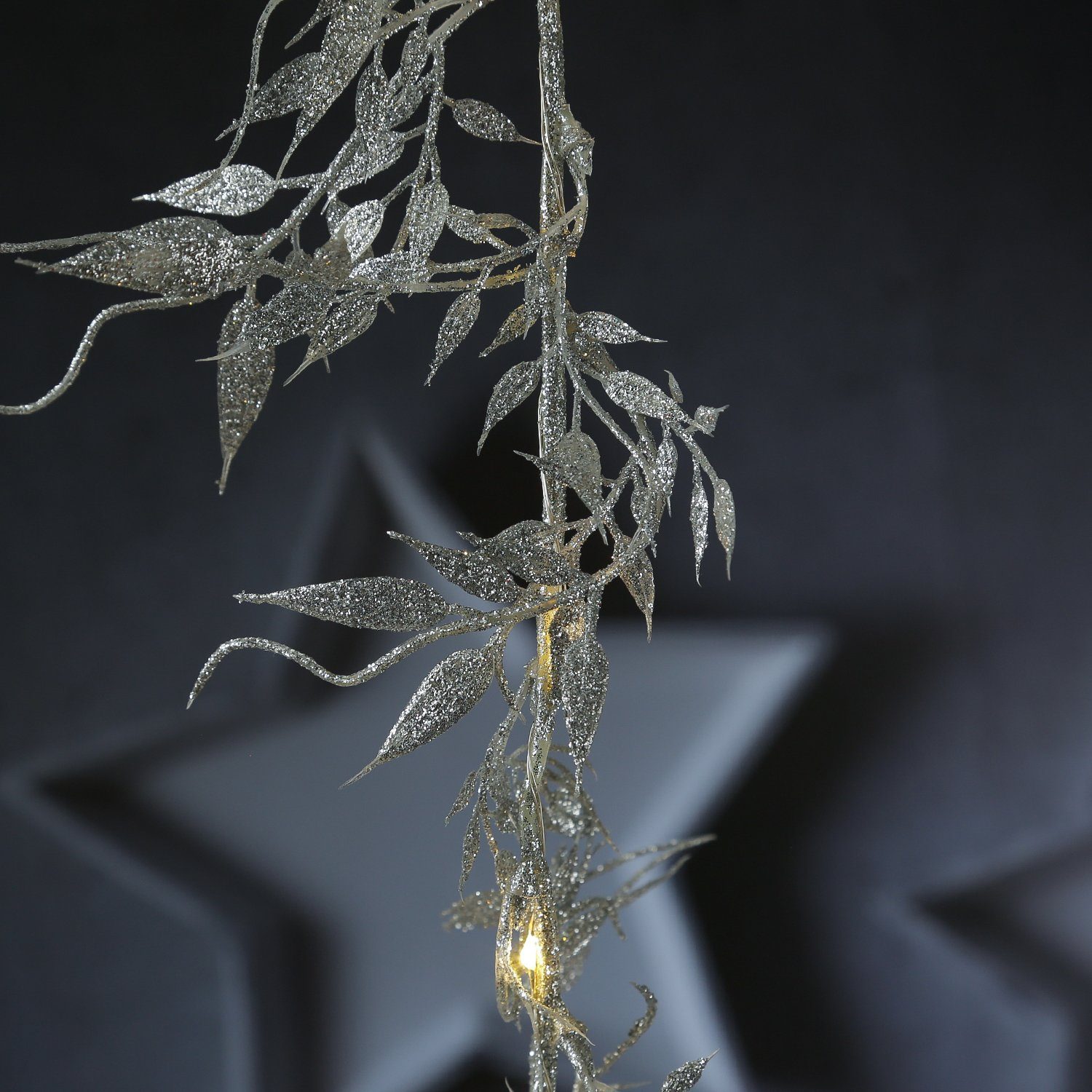 MARELIDA LED-Lichterkette Drahtlichterkette glitzernde Blätter biegsame Girlande 150cm silber, 30-flammig