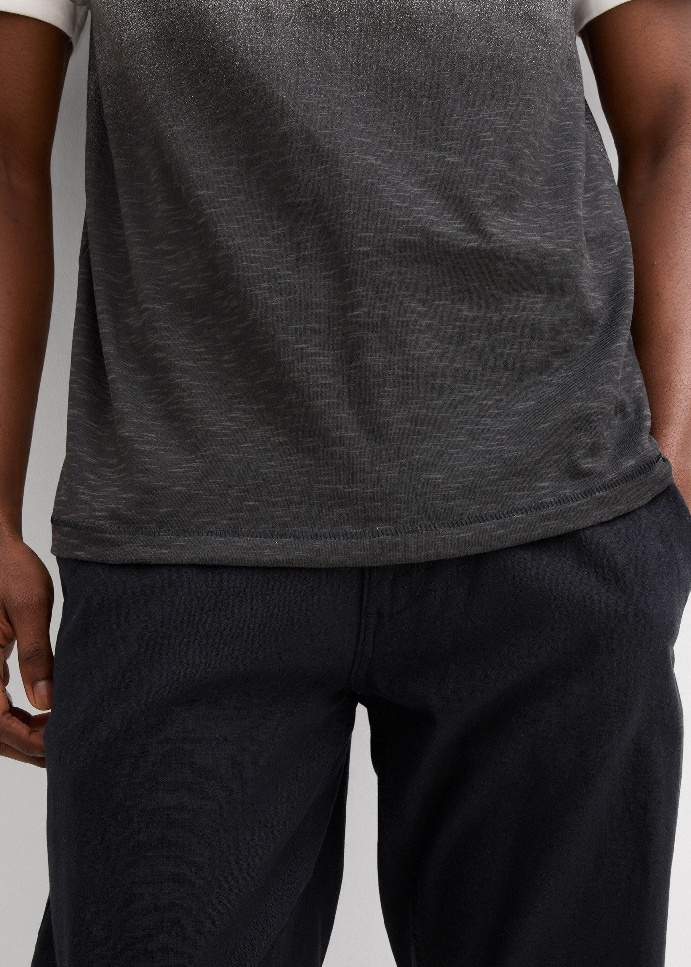 bonprix T-Shirt (1-tlg) Slim Fit Passform, Kurzarm, atmungsaktives Jersey-Material – Bild 4 von 5
