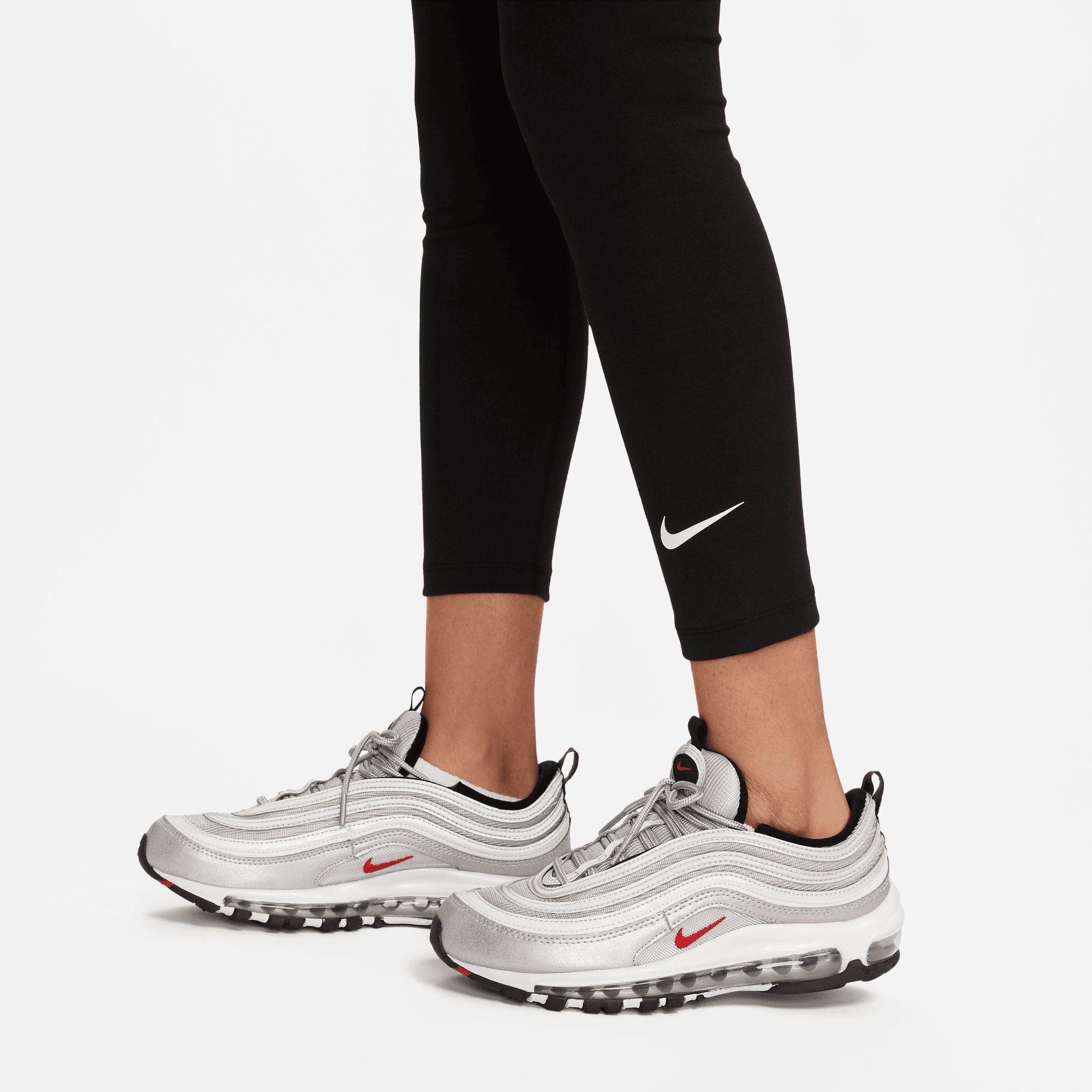 Nike Sportswear Leggings Nike Sportswear Classic Women's High-Waisted 7/8 Leggings sportlicher Stil, 7/8 Länge, hoher Bund, eng anliegende Passform