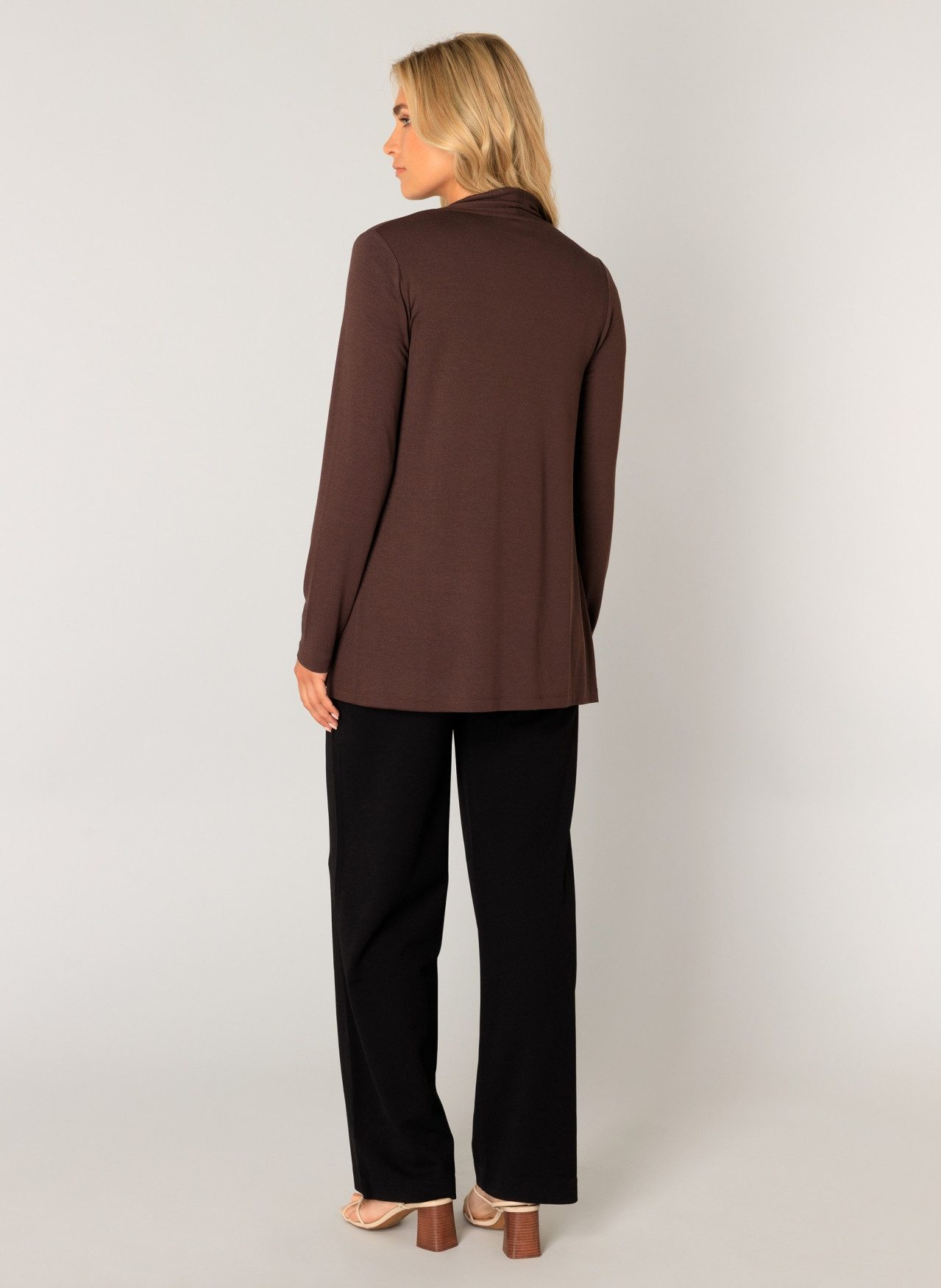 Base Level Strickjacke Yayla In elastischem Feinstrick