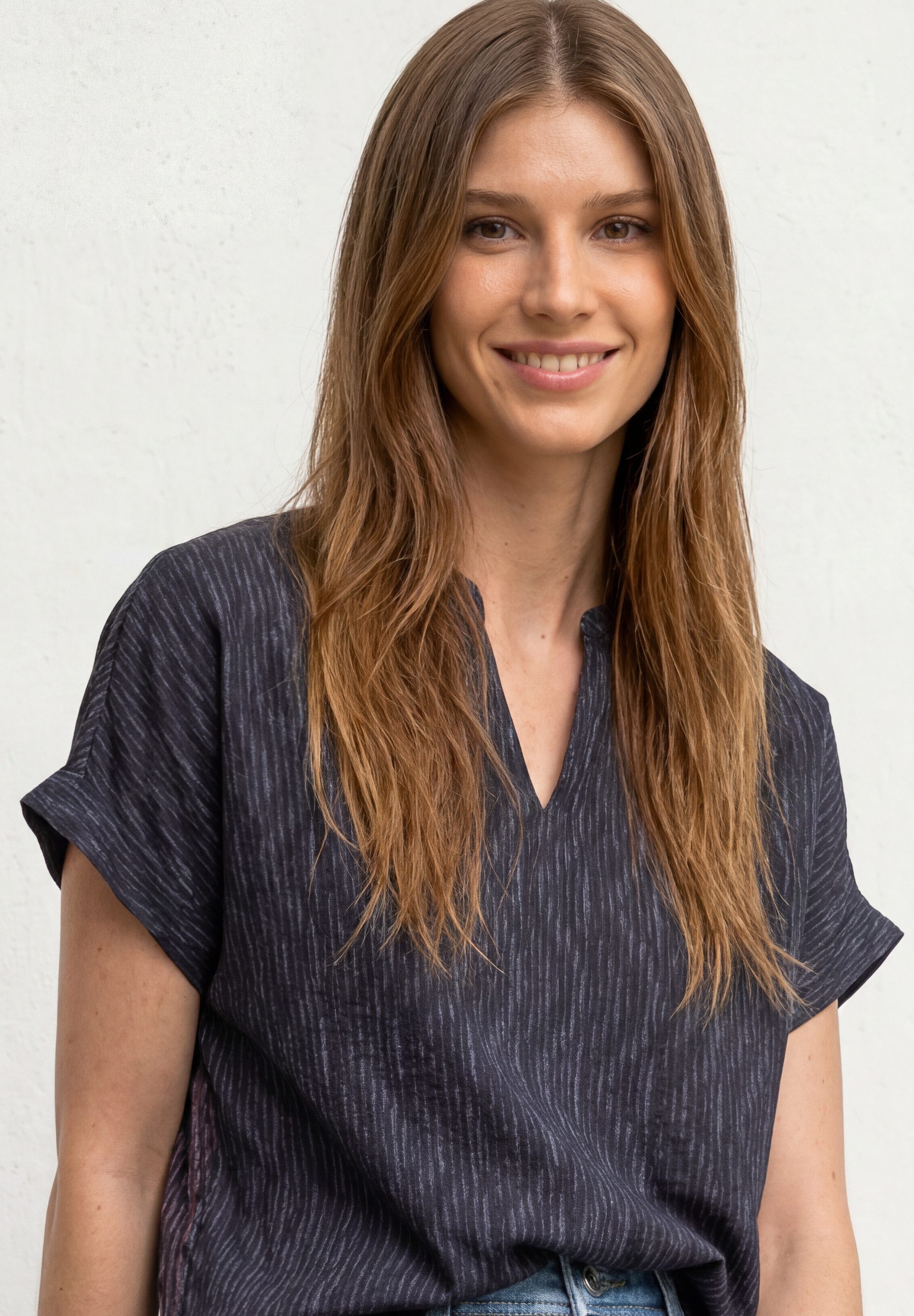 STREET ONE Kurzarmshirt Sommerbluse im Tunika-Look und mit grafischem Muster