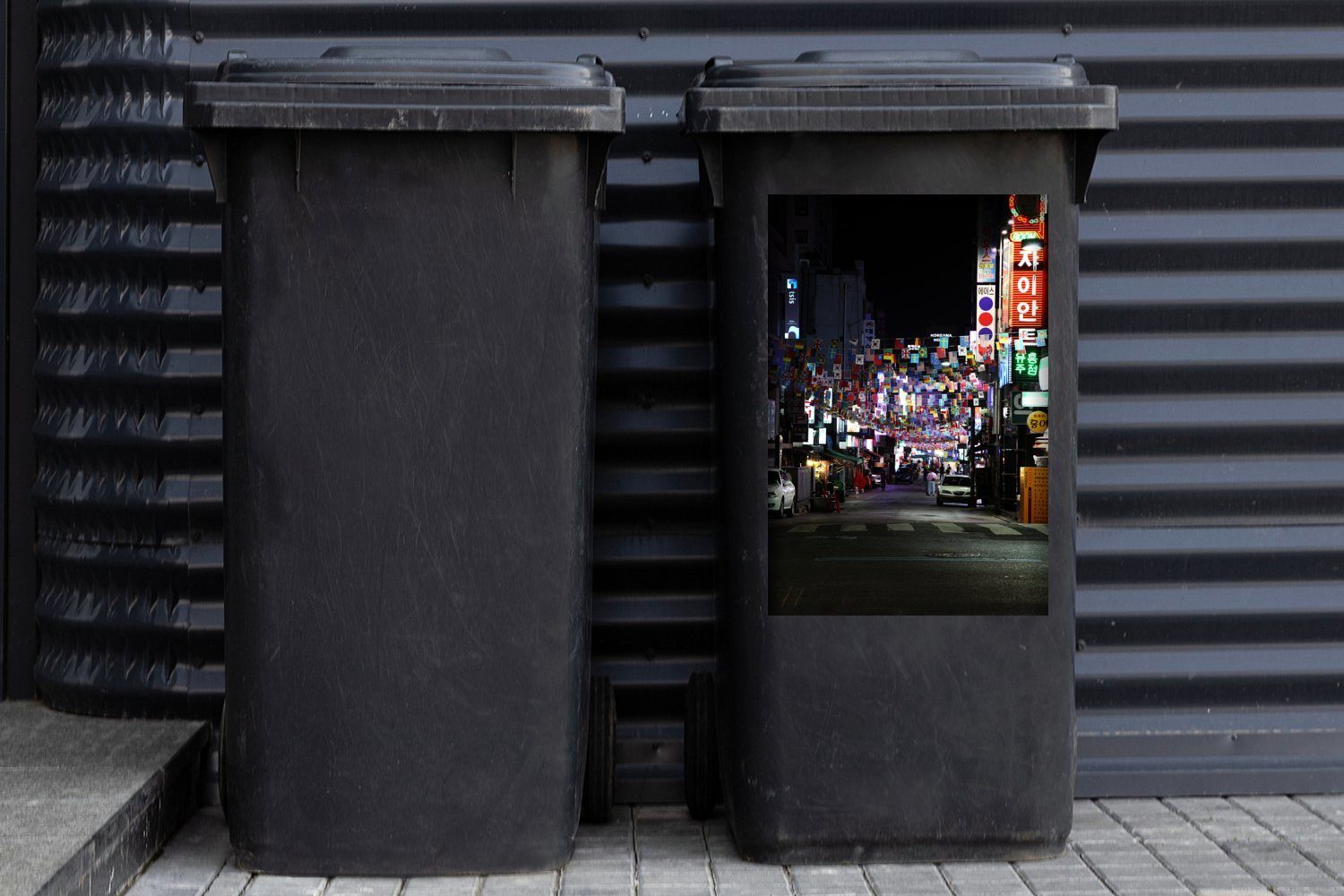 MuchoWow Wandsticker Internationale Flaggen St), (1 hängen Sticker, Mülltonne, Abfalbehälter in in Südkorea einer Container, Mülleimer-aufkleber, Straße