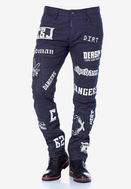 Cipo & Baxx Bequeme Jeans mit stylishen Schriftzügen