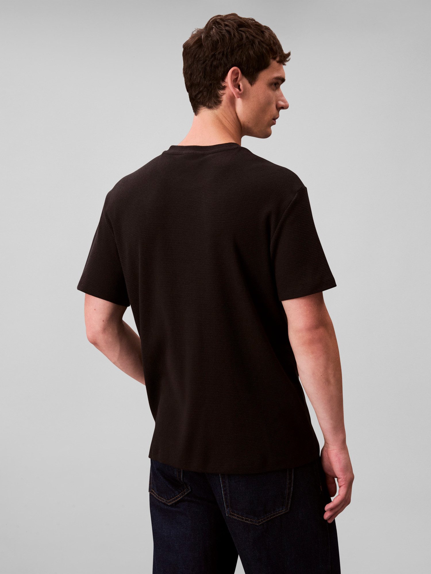 Calvin Klein Jeans T-Shirt WAFFLE BADGE TEE Regular fit mit Rundhalsausschnitt – Bild 3 von 5