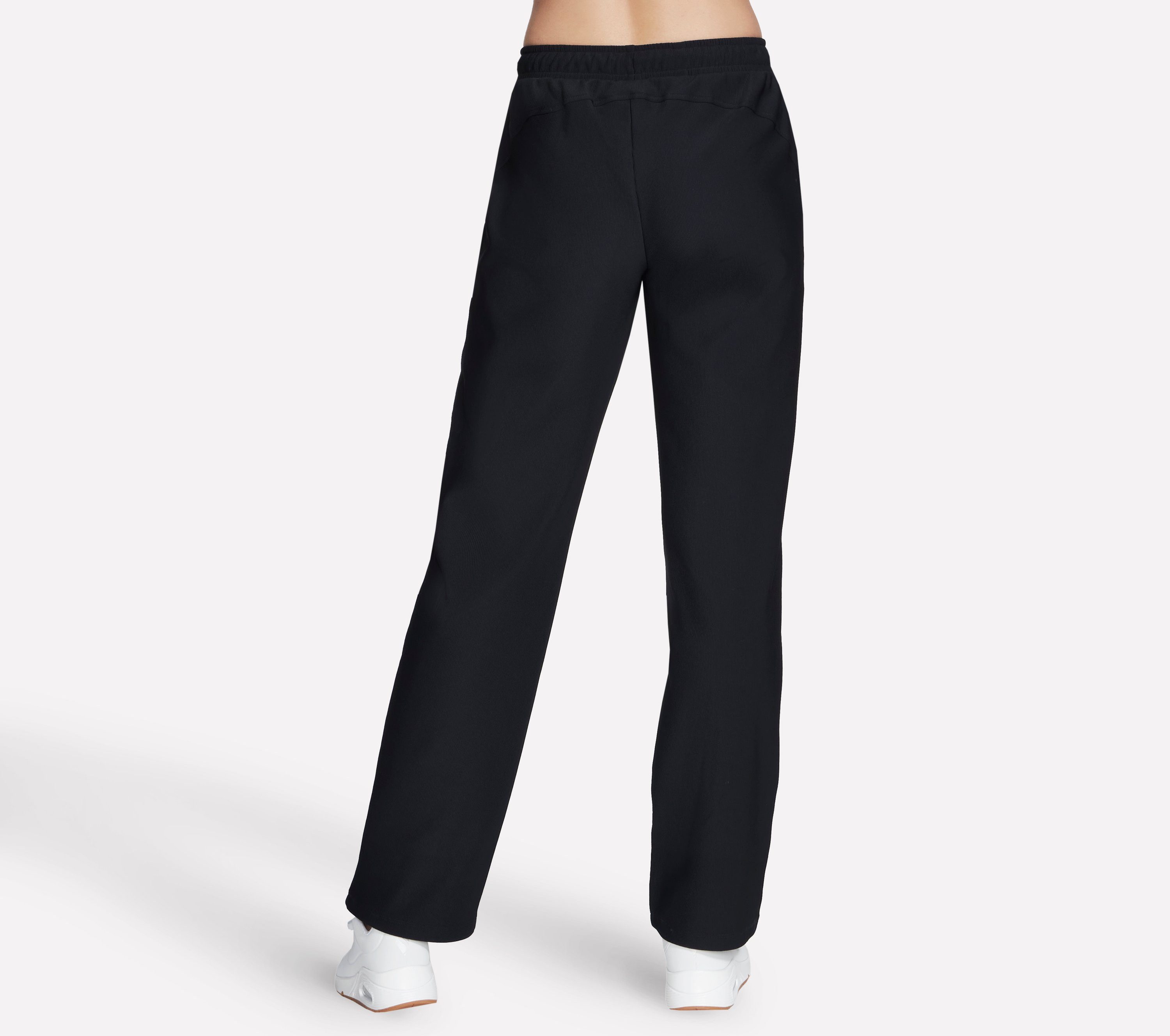 Skechers Funktionshose GO LUXE RIB PANT mit Taschen vorne, sportlicher Stil, aus weichem GO LUXE™ Material