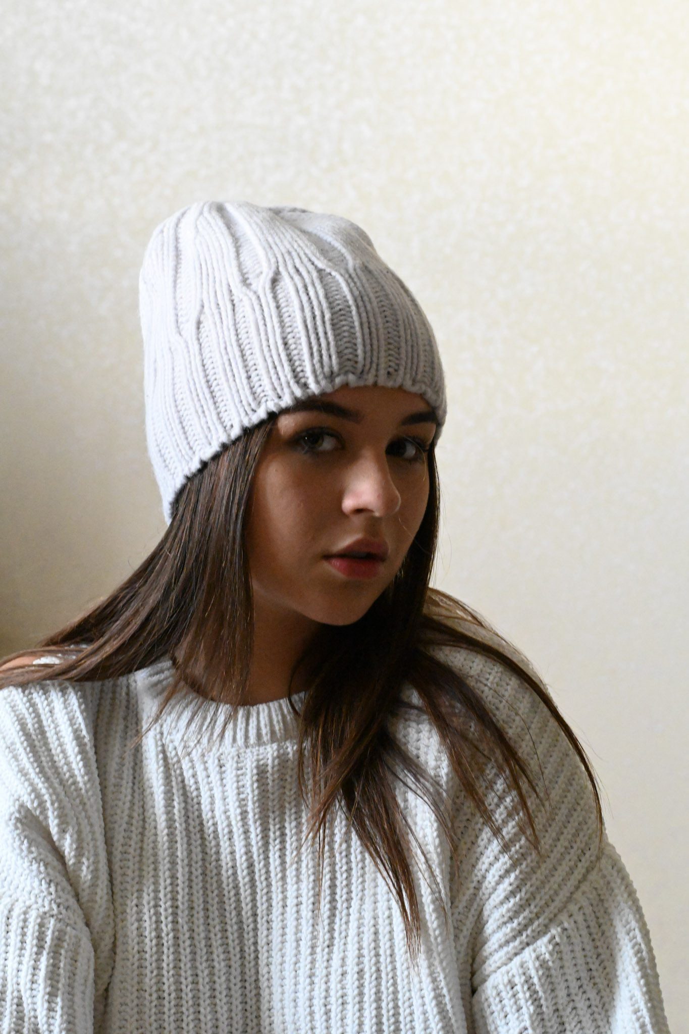 Runde Perlé Beanie weiche dünne Mütze aus 100% Merinowolle ecru Wintermütze günstig online kaufen