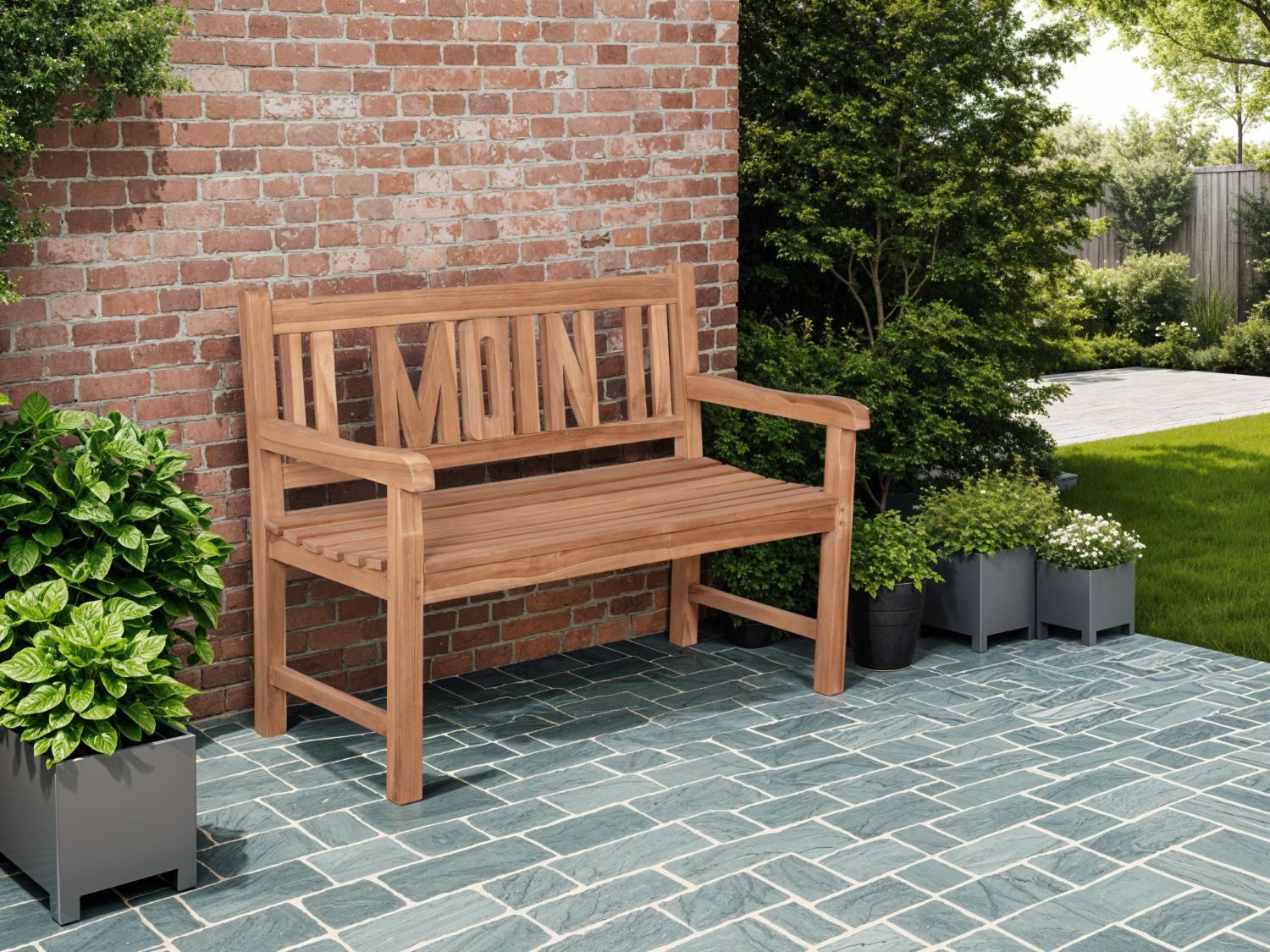 deVries Gartenbank deVries Teakholz Gartenbank Woodie MOIN 120 cm, naturbelassenes Massivholz aus Teak, eingearbeitetes Moin-Motiv