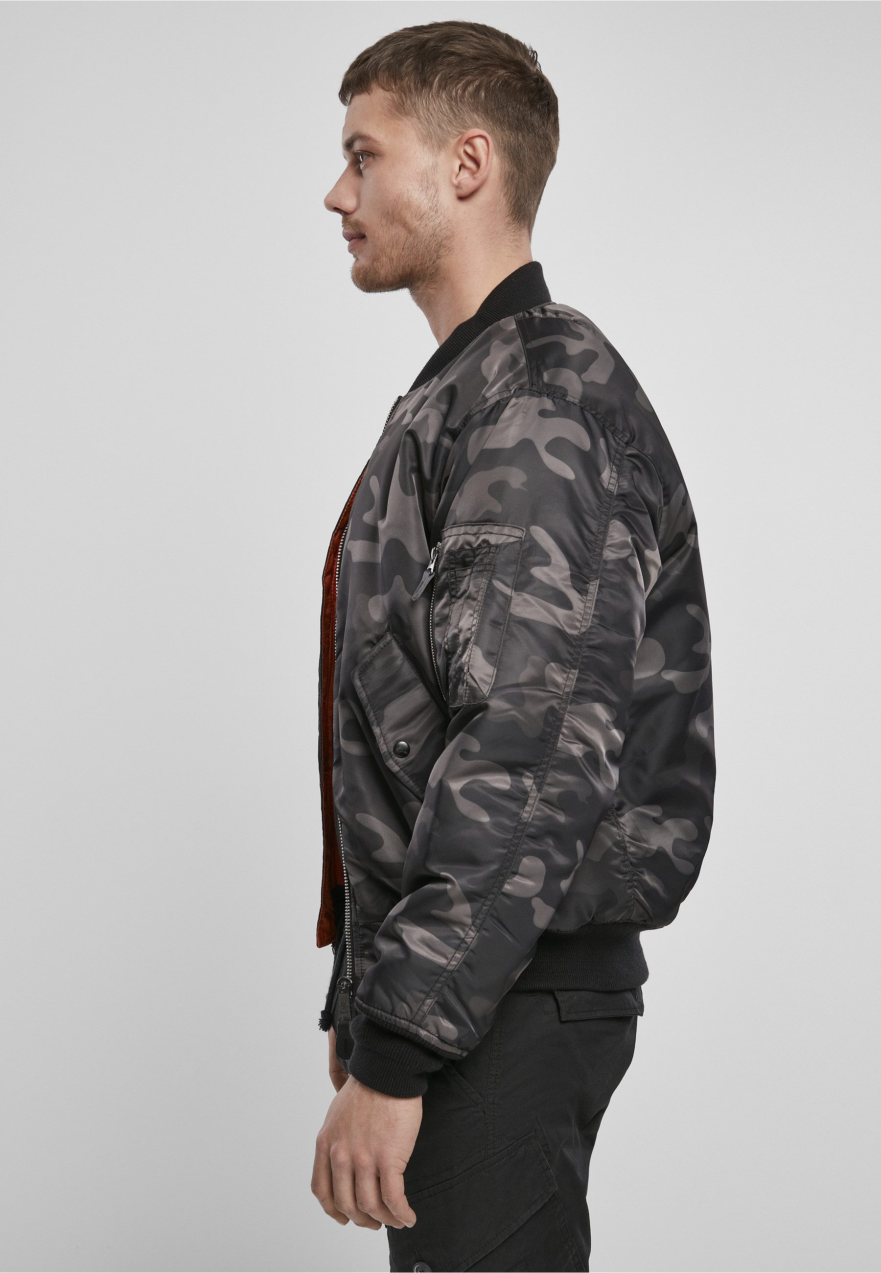 Brandit Bomberjacke Brandit Herren MA1 Camo Bomber Jacket (1-St)