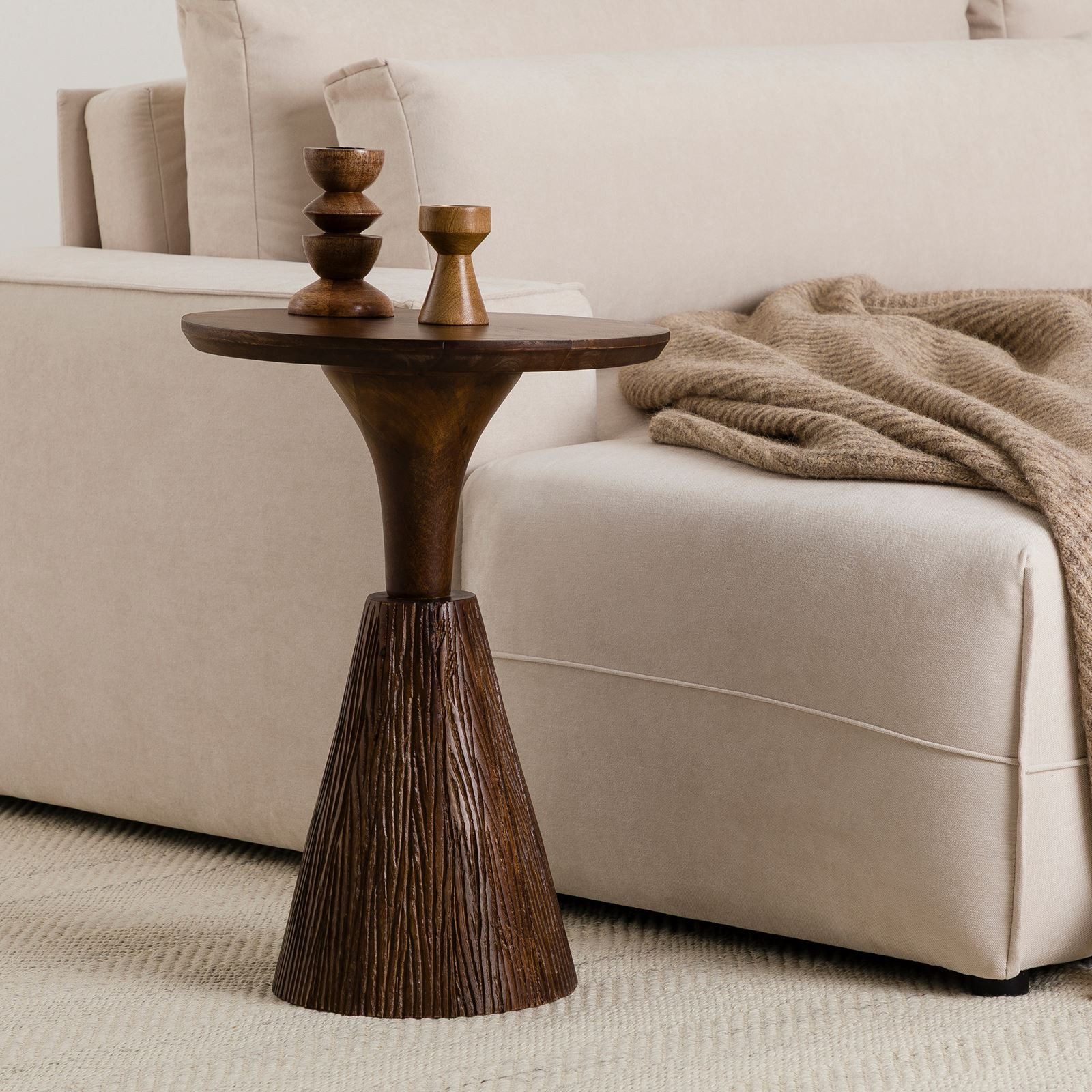 IDIMEX Beistelltisch BHIMA, Couchtisch rund 40 cm aus Mangoholz, skulptural günstig online kaufen