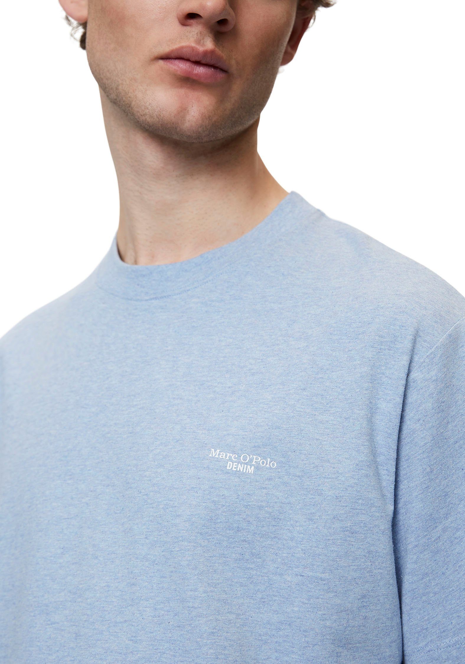 mit O'Polo T-Shirt Marc DENIM Label-Print hellblau Brusthöhe in