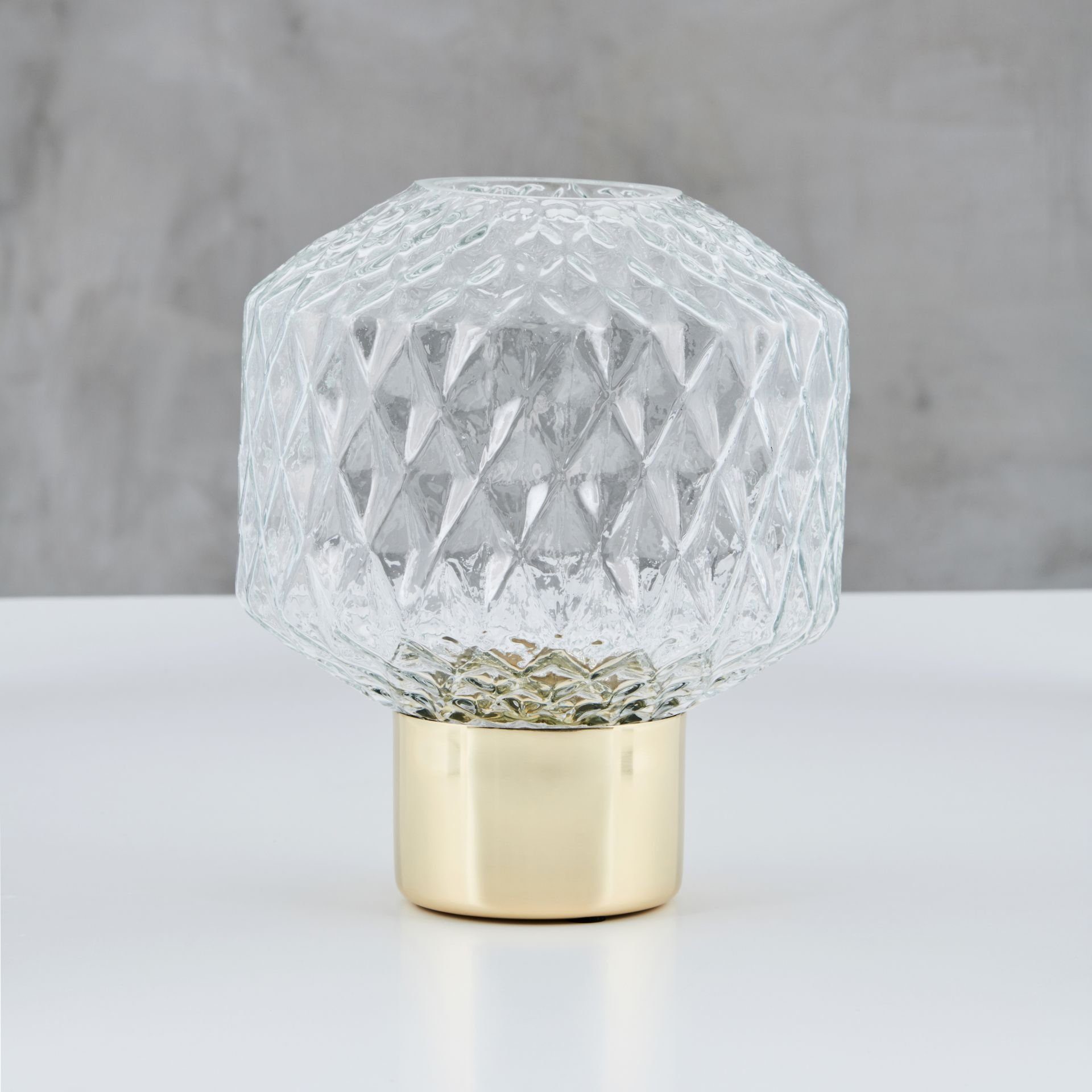 carla&marge Tischvase Lazissa (Kugelvase aus Kristallglas mit Fuß aus Messing), elegante Vase aus Glas mit Rautenmuster, Höhe ca. 18 cm