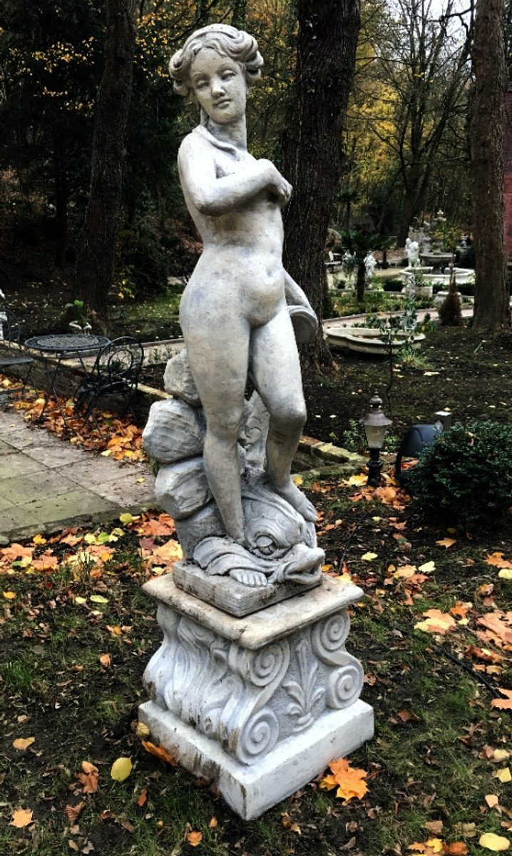 Casa Padrino Skulptur Massive schwere Anik Stil Skulptur / Statue Mädchen mit Delfin mit Sockel Antikgrau von - Steinfigur Barock Gartenskulptur - sehr schwer -