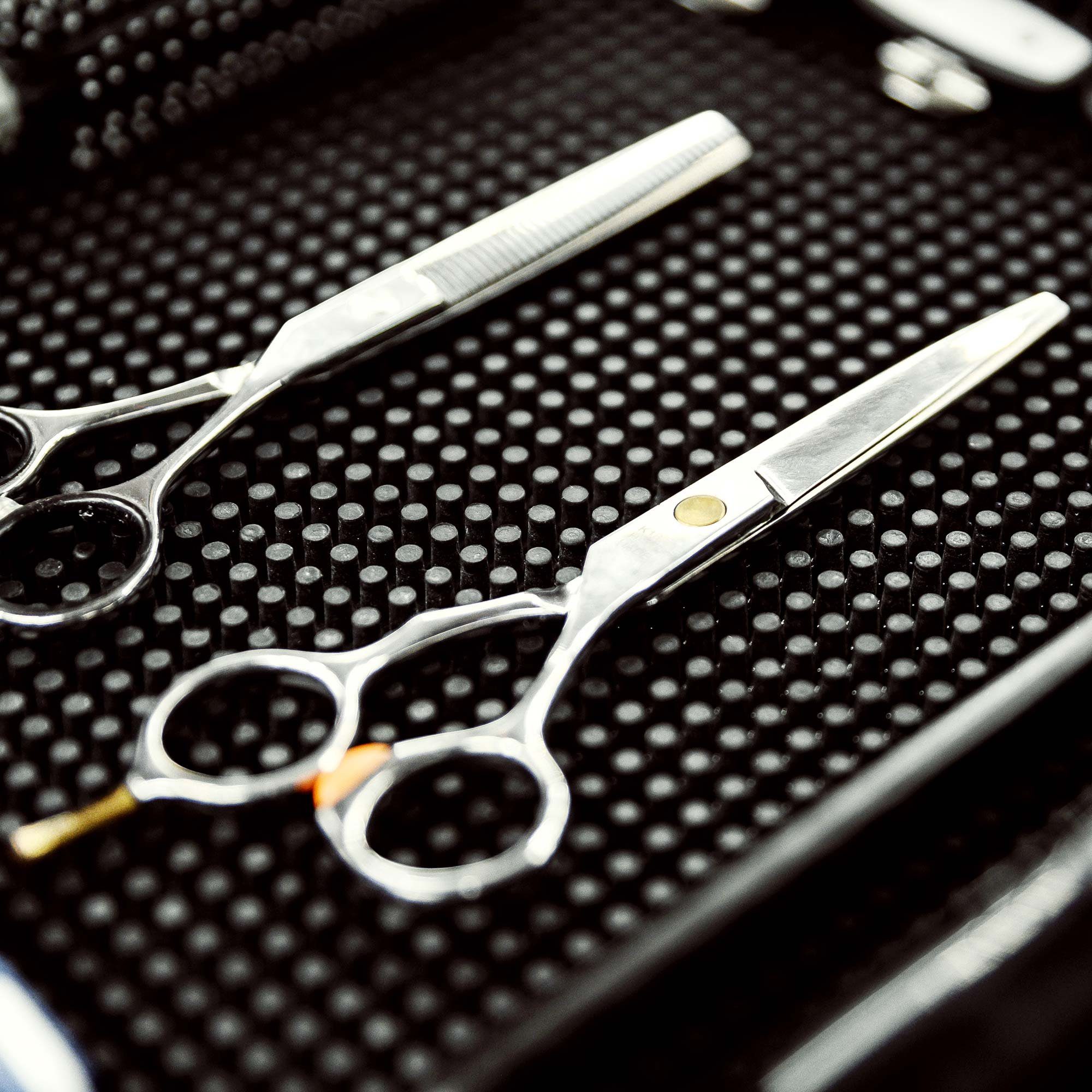 Koskaderm Haarschere Friseur Silikonunterlage Barbier, 30 x 15 cm als Scherenablage, Instrumenten Ablage, hitzefeste Unte