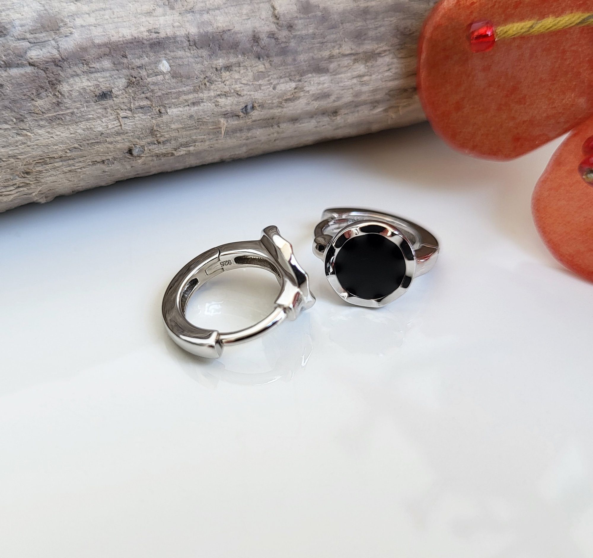 Schöner-SD Paar Creolen Silberohrringe Klappcreolen mit Emaille rund schwarz Kreis, 925 Silber
