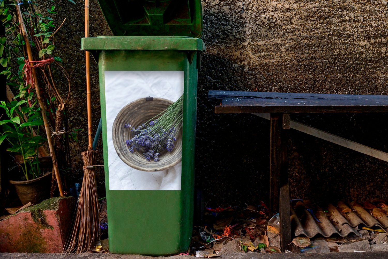 Mülleimer-aufkleber, einem in Lavendel Container, Abfalbehälter im St), Sticker, Körbchen Wandsticker (1 Thermalbad MuchoWow Mülltonne,