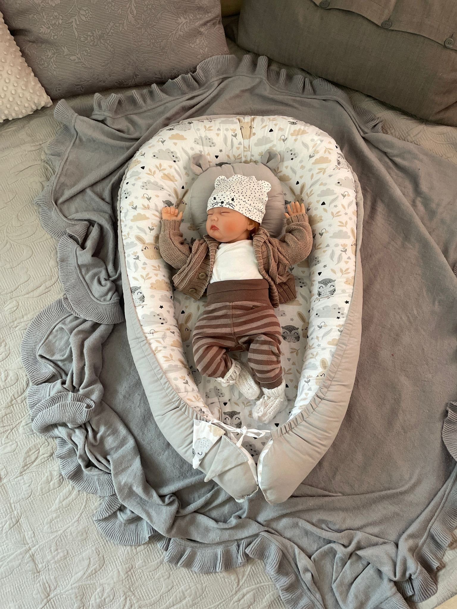Loolay Bettnestchen BIO BAUMWOLLE BABYNEST Babykokon Neugeborene Babyaustattung SET, (4 Jahreszeiten Kuschelnest Reisebett SOLO/ o. im Premium SETS, 2-tlg., MUSTER: HASE Beige/ GRAU Nestchen 100% Baumwolle), LOOLAY® - 100% Europäische Stoffe und Kleinserien-Nähen!