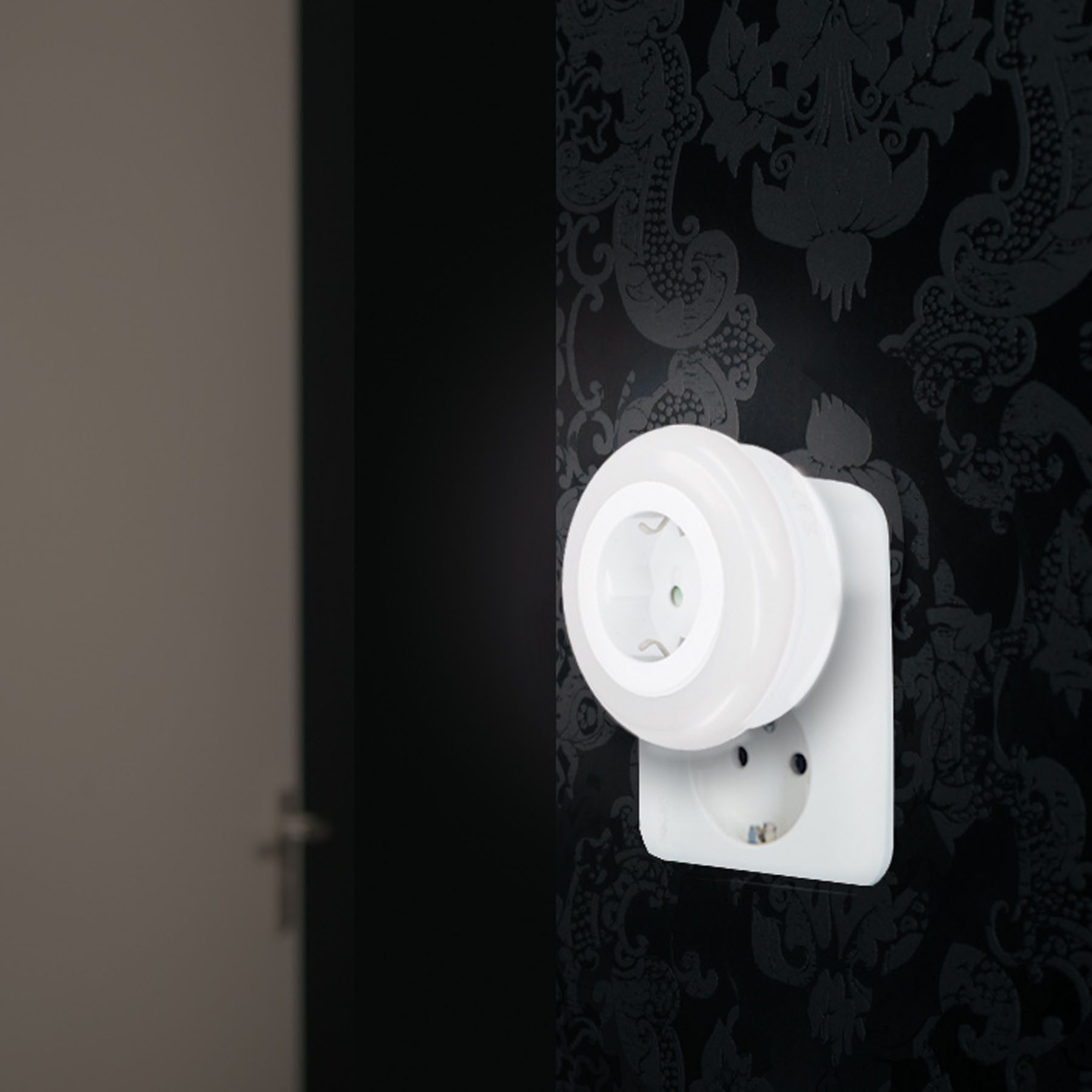 Grundig LED Nachtlicht LED Steckdosenlampe Nachtlampe Steckdose Lampe Licht Steckdosenlicht, LED fest integriert, Kaltweiß, 3 LEds mit Automatischer Tag- und Nachtsensor