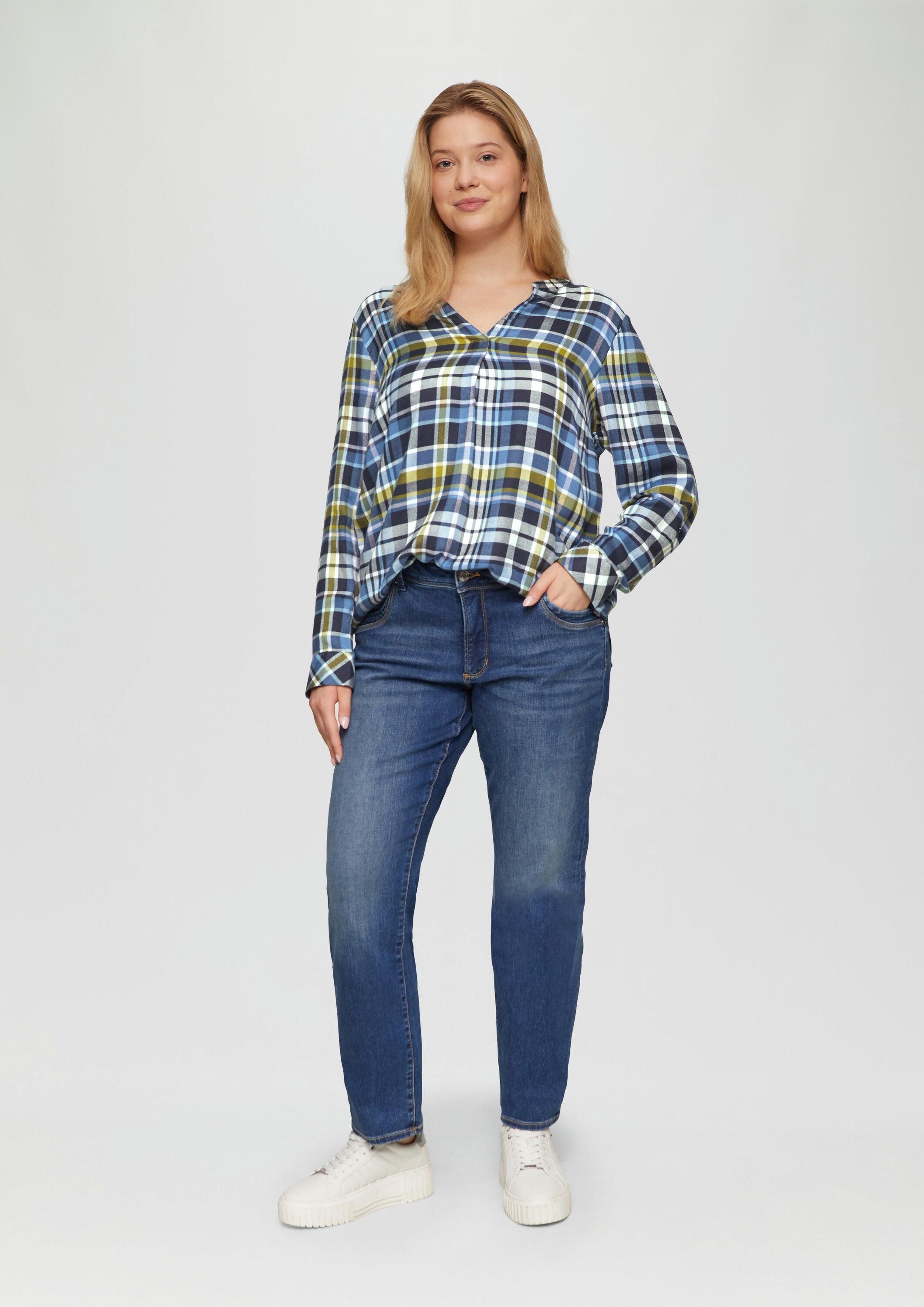 s.Oliver Langarmbluse Bluse Karierte Bluse aus Viskosemix und Krempel-Detail