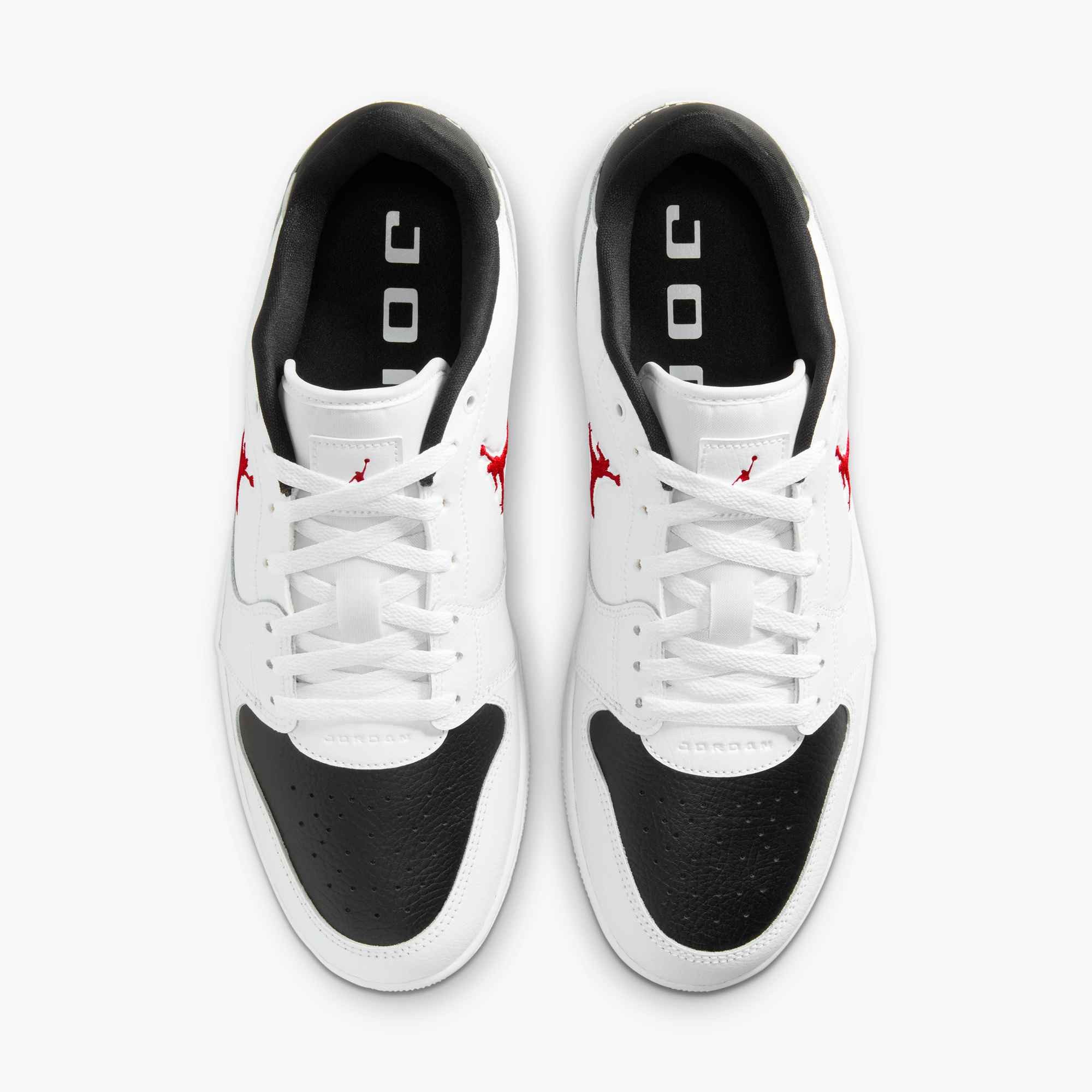 Jordan Jordan Court Connect Low Sneaker inspiriert vom Look des Air Jordan 1